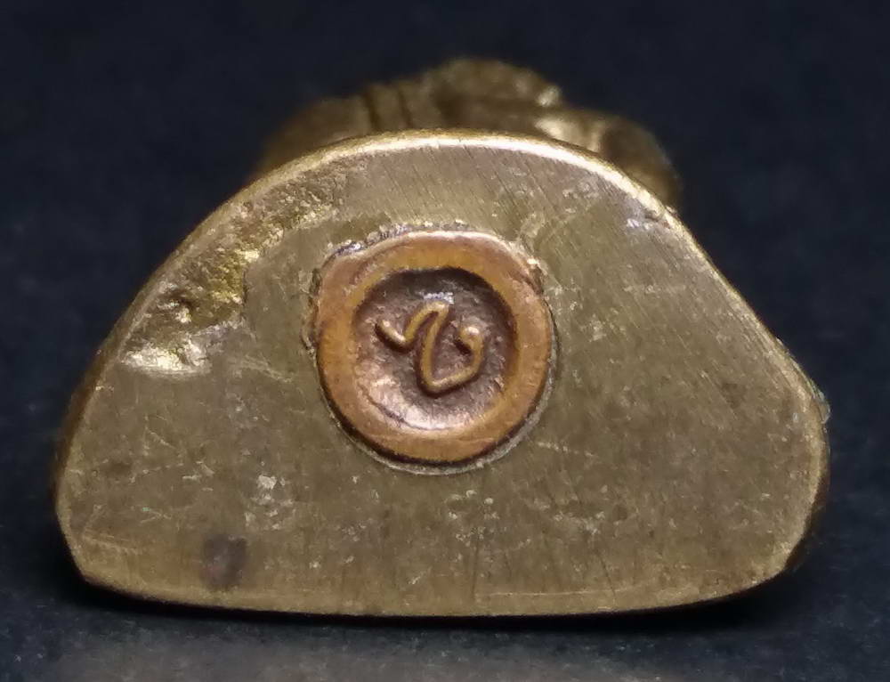 รหัสสินค้า พระกริ่ง พระหล่อ 136 รูปหล่อหลวงพ่อสัมฤทธิ์ วัดเขาสมอคอน อำเภอท่าวุ้ง จังหวัดลพบุรี เนื้อทองผสม หลวงพ่อบุญมี ปลุกเสก พระรายการนี้ให้เช่าบูชาแล้ว