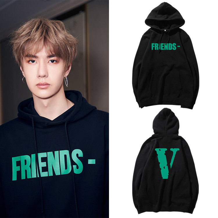 เสื้อกันหนาว FRIENDS แบบอี้ป๋อใส่
