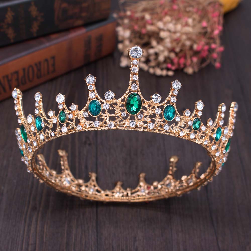 As1144- มงกุฎเพชรตัวเรือนสีทองรมดำสวยทรงเสน่ห์ แต่งเพชรขาวด้านและเพชรวาวที่ส่วนบนสุด ขนาดรองใหญ่สวยหรูดูสง่างามไม่เหมือนใคร สวยเหมือนแบบใช้ได้ตั้งแต่เด็กเล็ก5ขวบ-เด็กโตหรือผู้ใหญ่