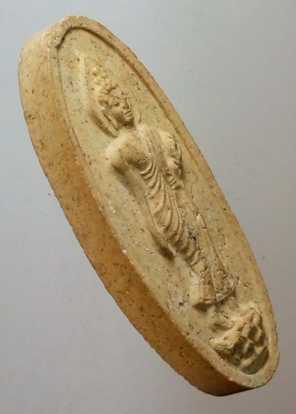 รหัสสินค้า พระไม่ทราบที่ 130 พระลีลาเนื้อผงหลังยันต์ สร้างปี 2543 ไม่ทราบที่