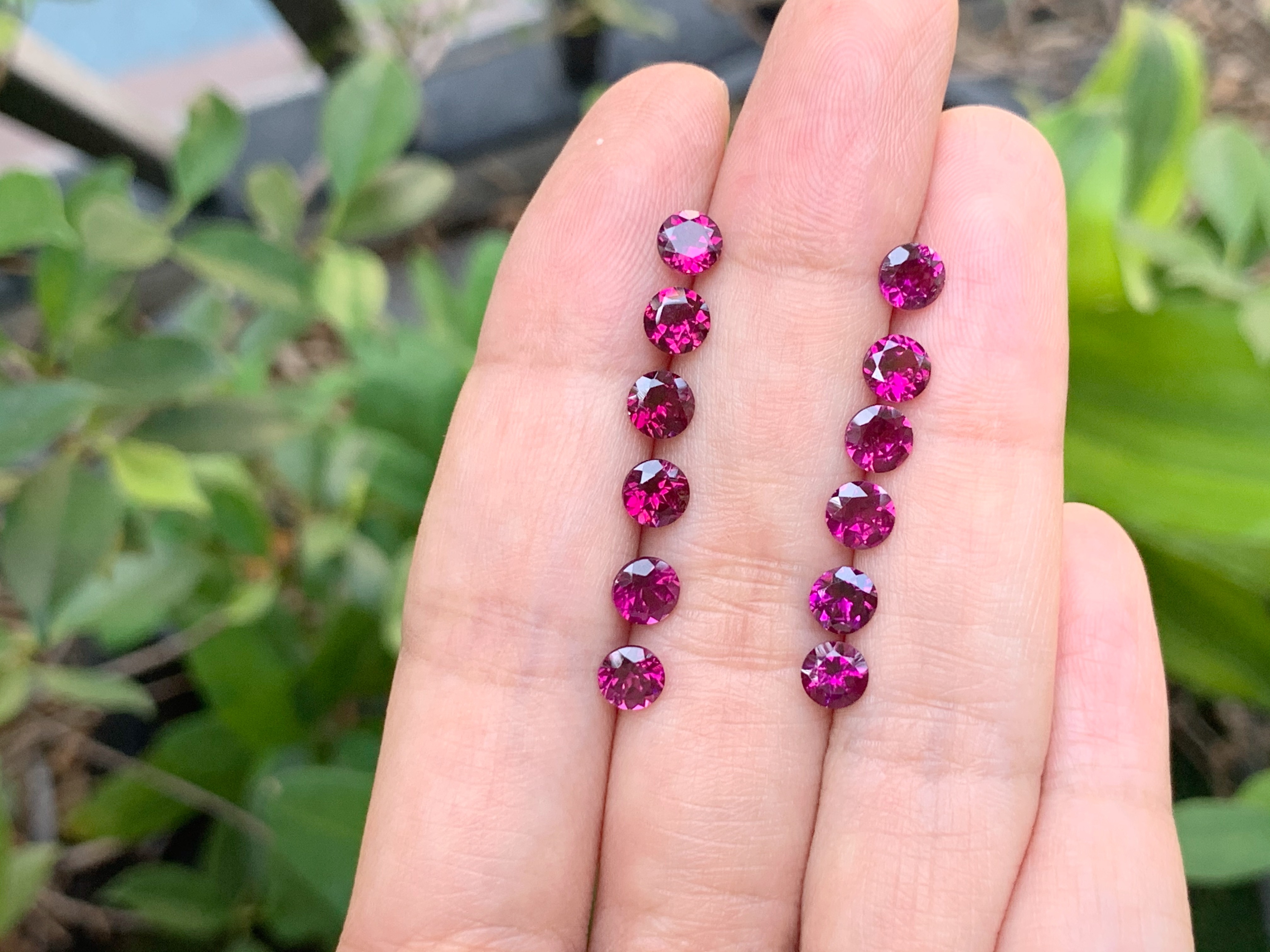 โรโดไลท์ม่วงกลม 5.0 มม. 5 กะรัต