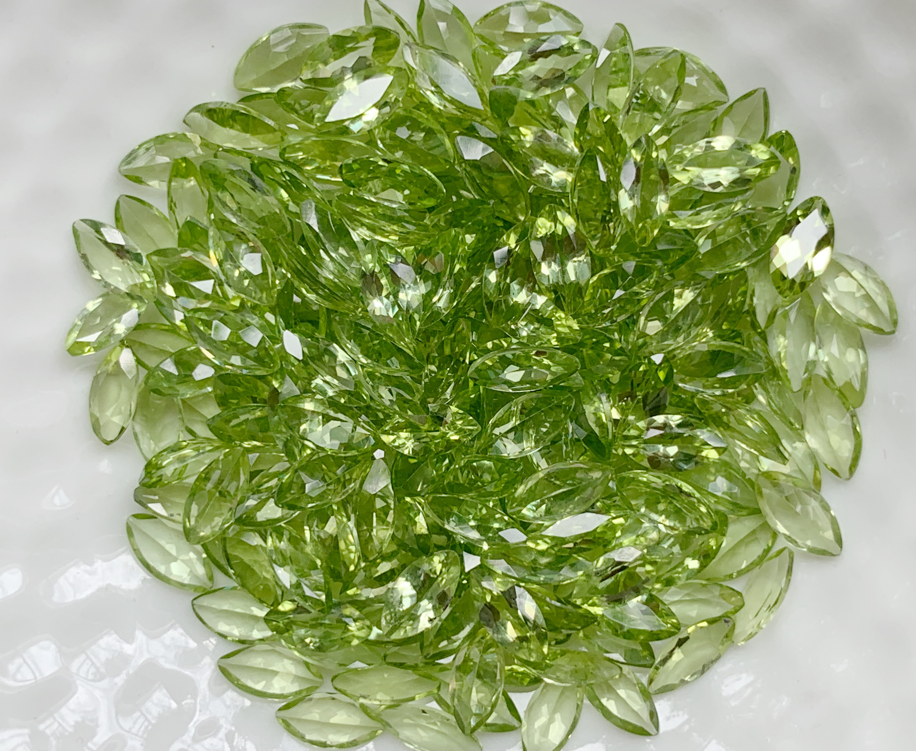 เพอริดอทมาคี 6X3 มม. 5 กะรัต