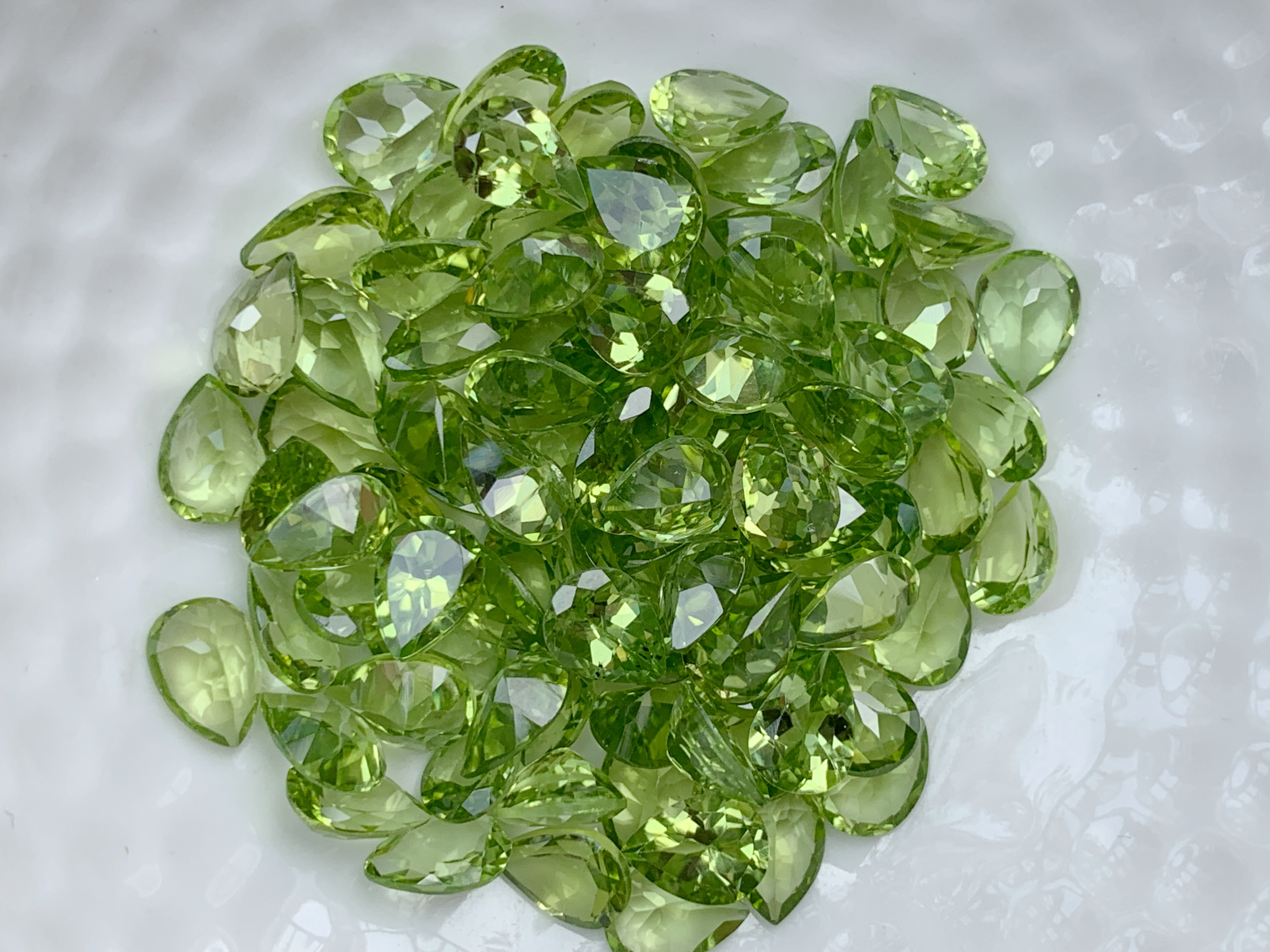 เพอริดอทหยดน้ำ 7X5 มม. 5 กะรัต