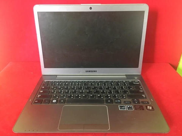 ( SOLD OUT ) SAMSUNG Series 5 NP530U3C-A06TH