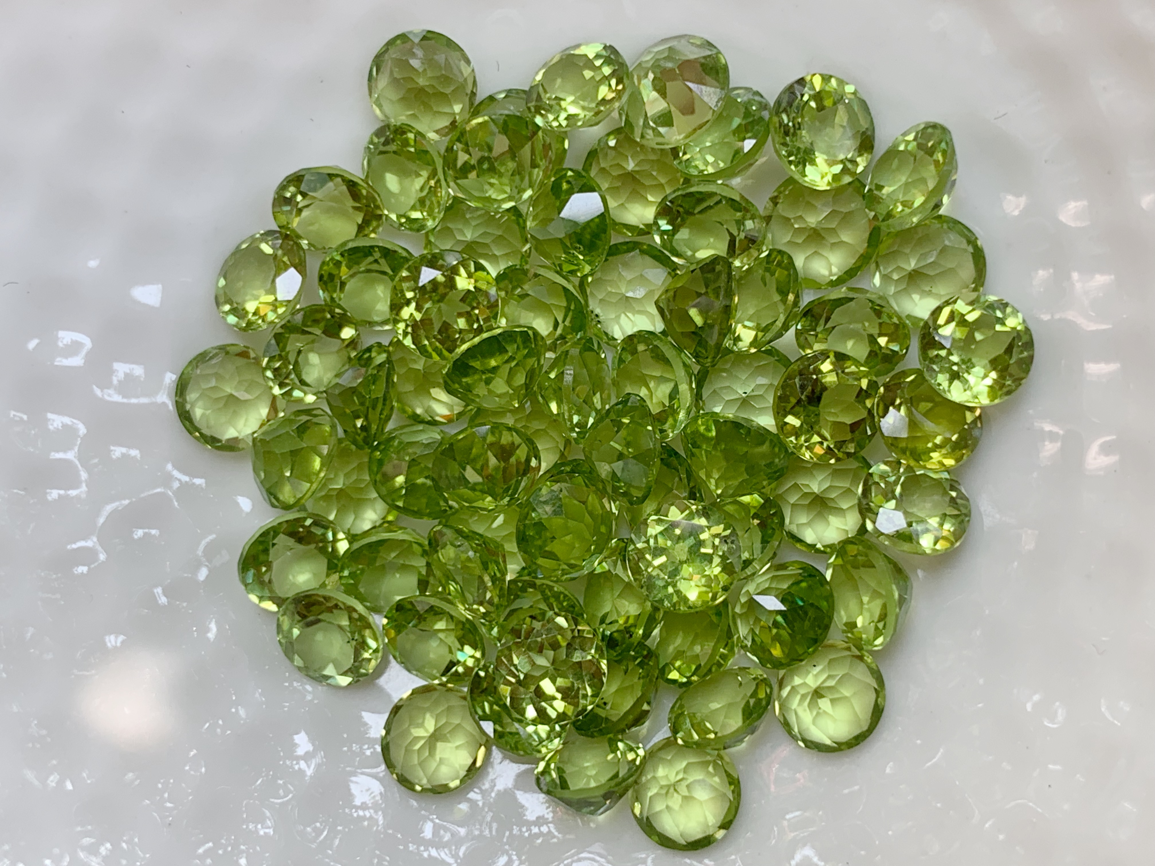 เพอริดอทกลม 5.5 มม. 5 กะรัต