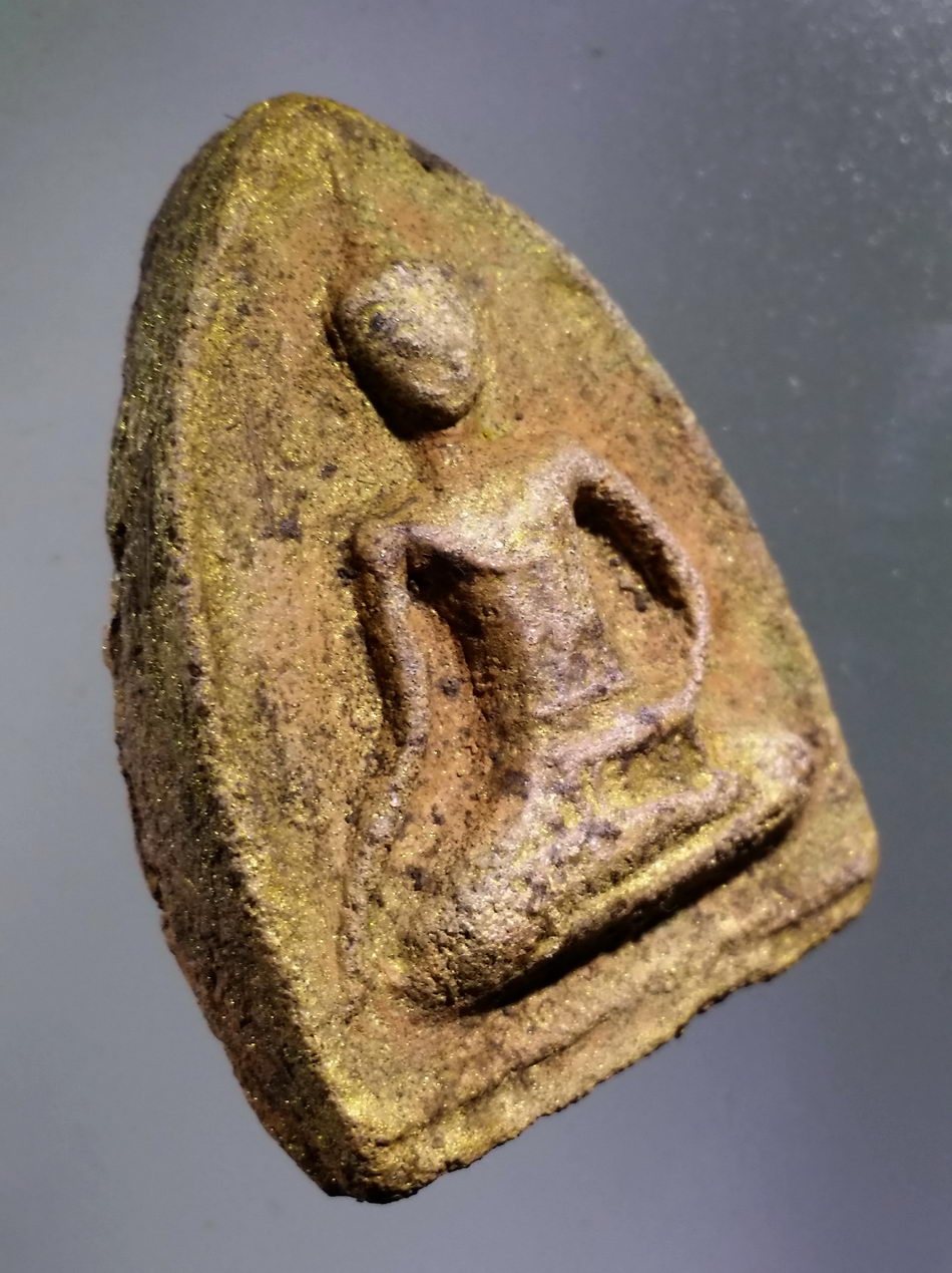 รหัสสินค้า พระกรุ 096 พระปาง 10 ชาติ ตัดเดี่ยว เนื้อดินปิดทอง กรุวัดกระชาย จังหวัดอยุธยา