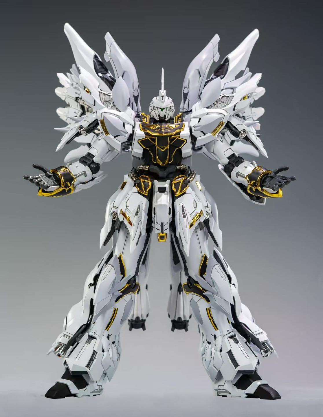 <Preorderถึง 1/8/2025>เปิดรับPreorder มัดจำ 100 บาท โมจีน MG 1/1OO The White Comet Shinunju White Ver