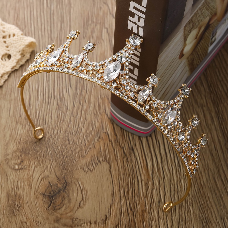 As2324- พร้อมส่งจากไทย มงกุฎเพชรประดับ แวววาว สวยหรูดูแพงเหมือนแบบ เด็กโต-ผู้ใหญ่ เส้นผ่าศูนย์กลาง 14.5cm.ดัดปรับขนาดได้เล็กน้อย