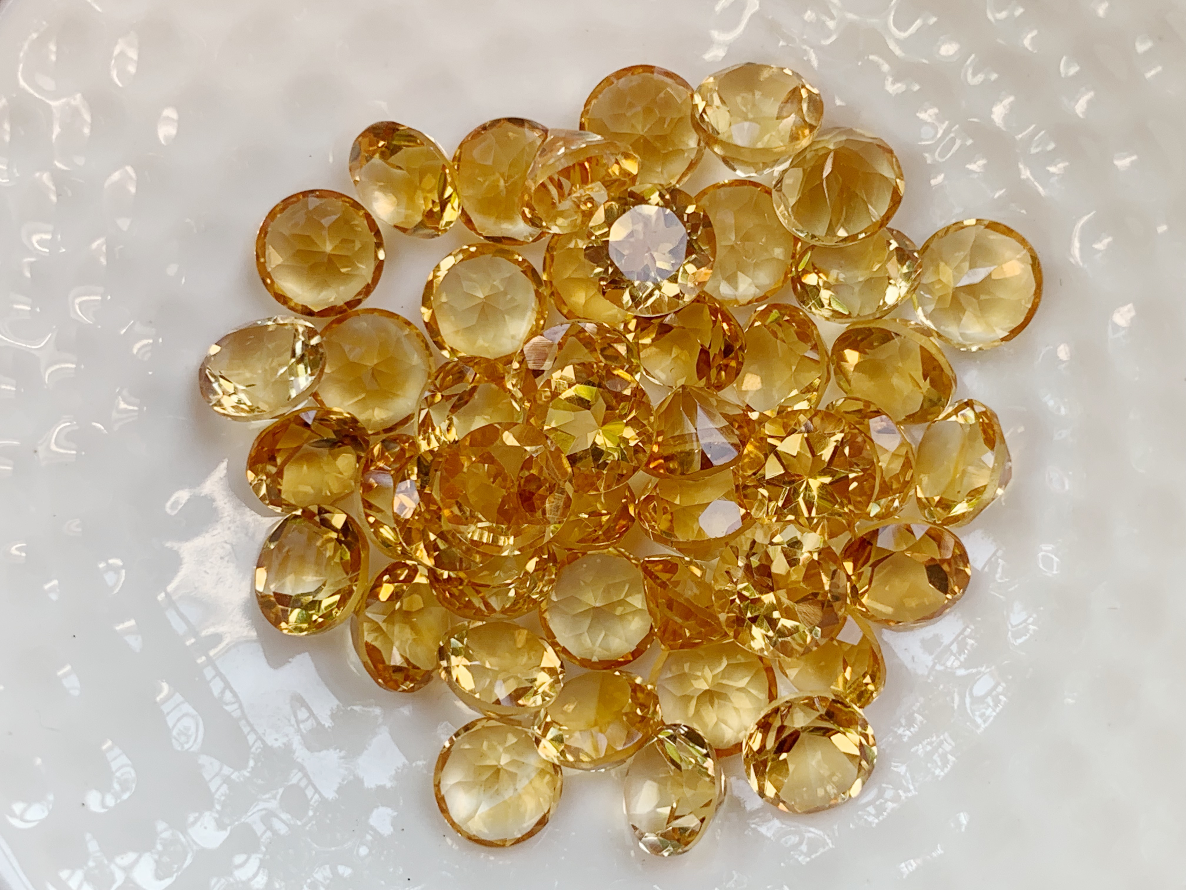 ซิทรินอ่อนกลม 7.0 มม. 5 กะรัต