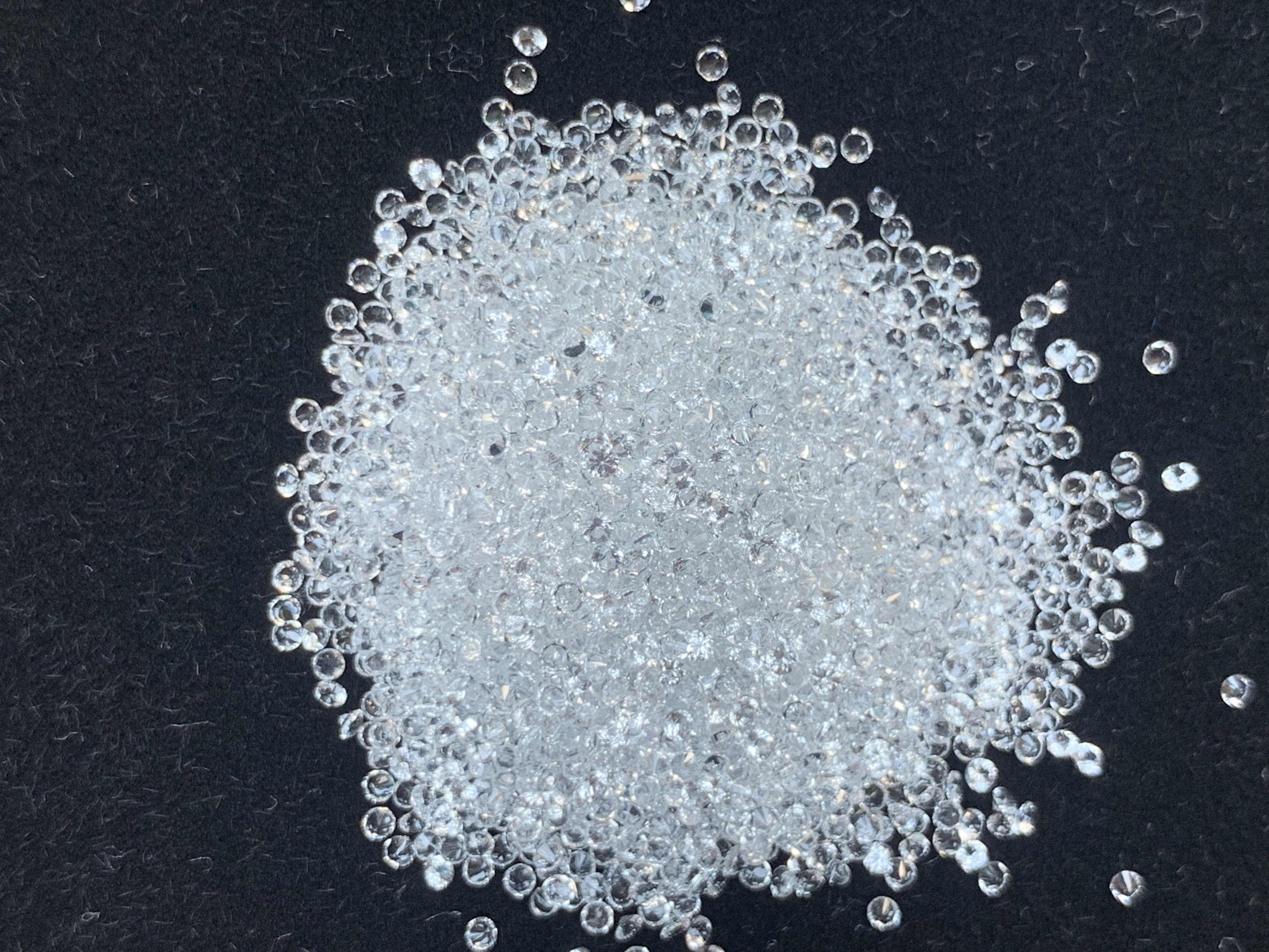 White topaz ไวท์โทปาสกลม 1.25 มม. 1 กะรัต