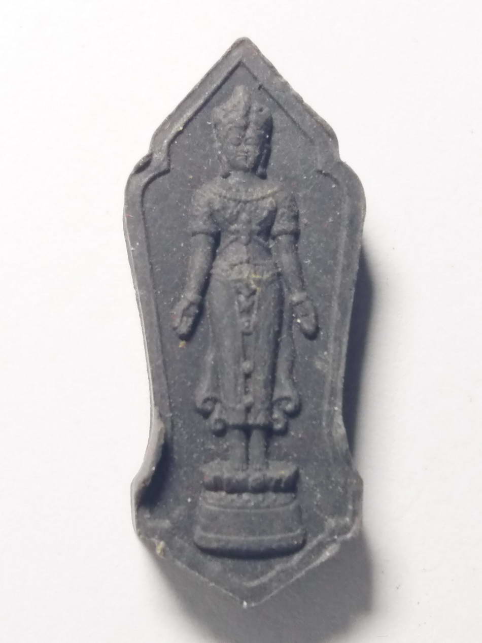 รหัสสินค้า พระมีกล่อง 133 พระปางเปิดโลกเนื้อผงใบลาน พระพุทธสุริยะเมตตรัย พระธาตุวัดปางหมู แม่ฮ่องสอน สร้างปี 2562