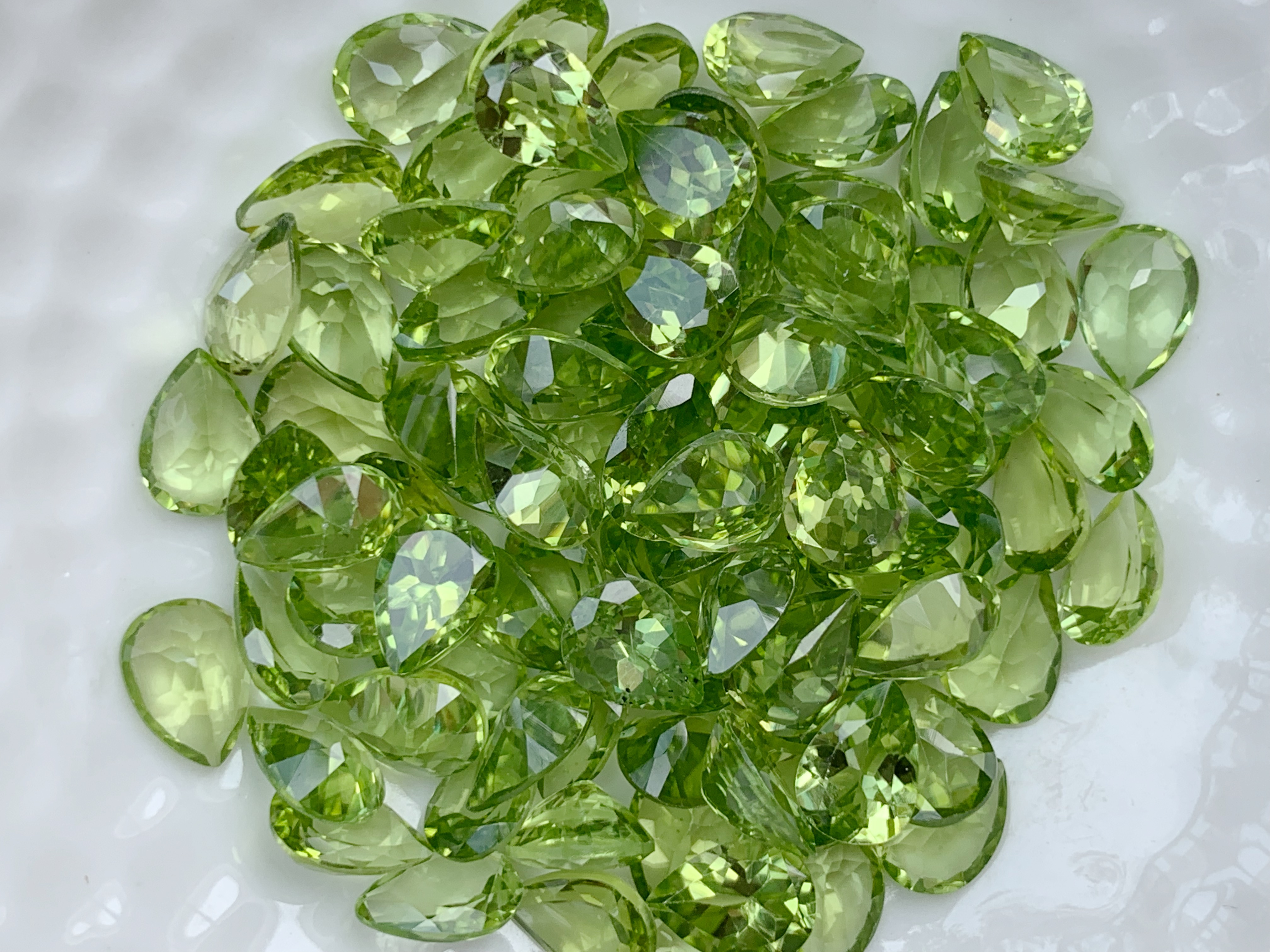 เพอริดอทหยดน้ำ 7X5 มม. 5 กะรัต