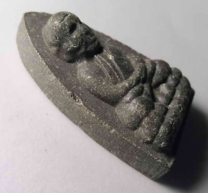 รหัสสินค้า หลวงปู่ทวด วัดต่างๆ 024 หลวงปู่ทวด วัดช้างให้ จังหวัดปัตตานี หลังยันต์ อุ ตัวหนังสือ “ หนอ ” ไม่ทราบปีที่สร้าง พระรายการนี้ให้เช่าบูชาแล้ว