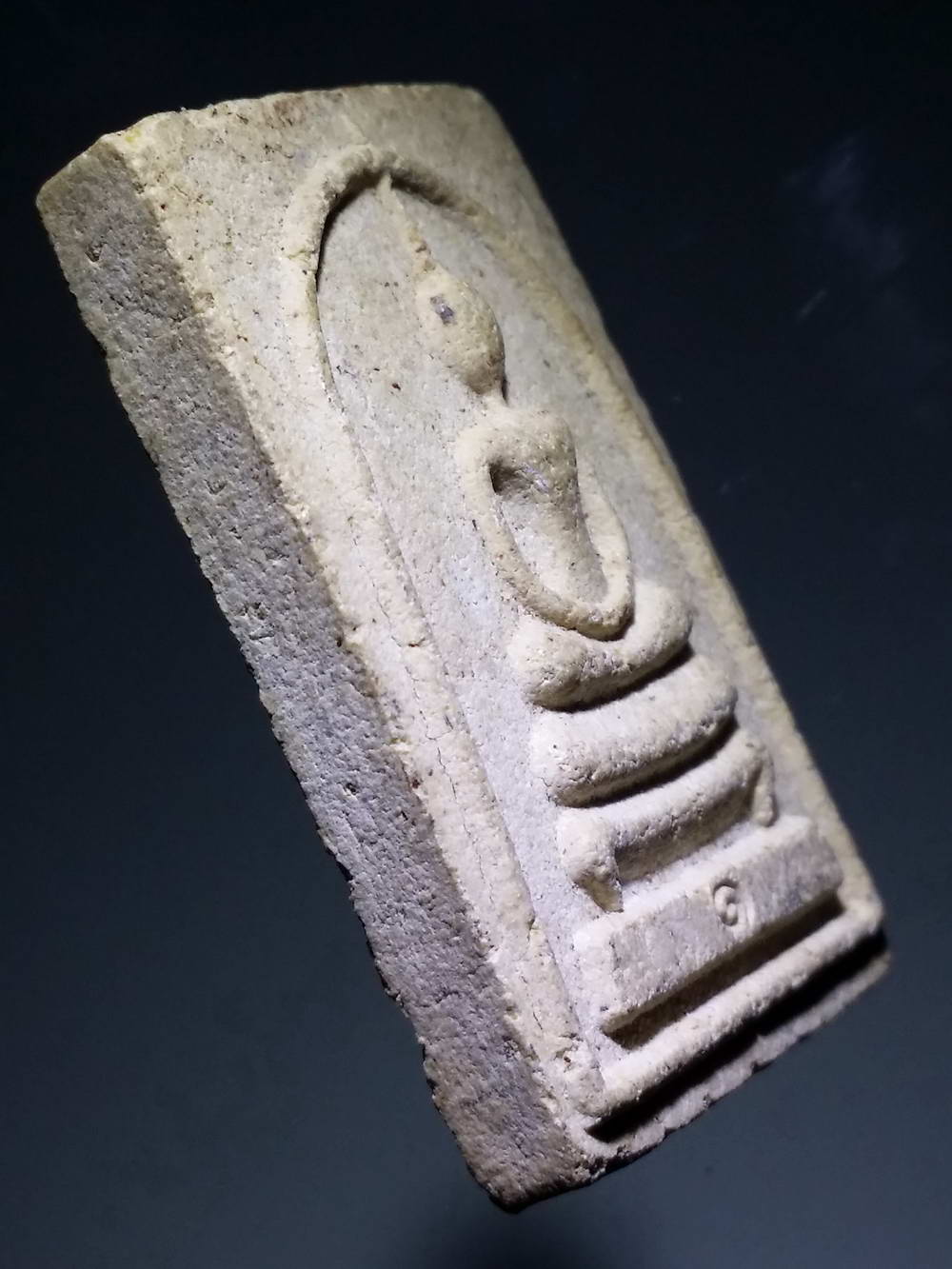 รหัสสินค้า พระไม่ทราบที่ 211 พระสมเด็จเนื้อผง หลังธรรมจักร ด้านหลังเขียนว่าเมืองเก่า ไม่ทราบที่ พระรายการนี้ให้เช่าบูชาเเล้ว