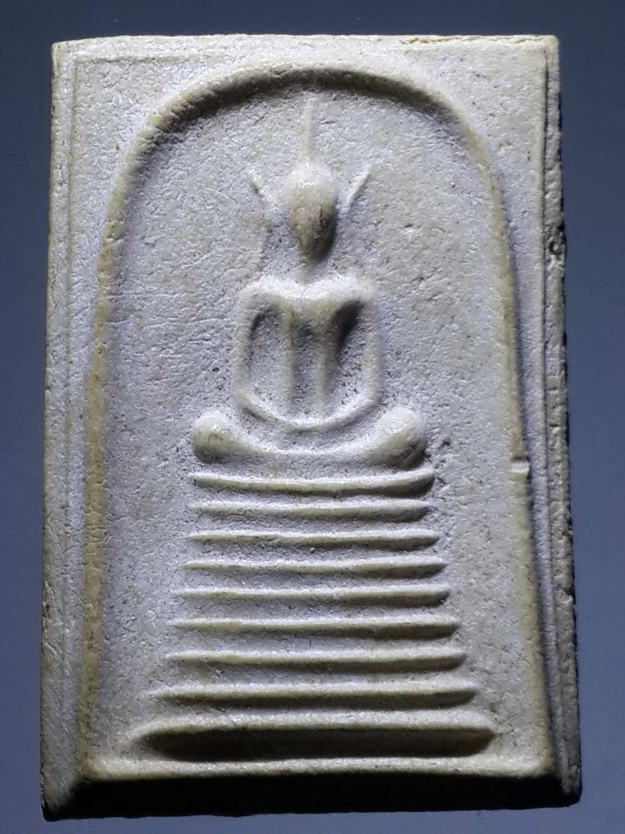 รหัสสินค้า พระไม่ทราบที่ 393 พระสมเด็จเนื้อผง หลังพระบรมสาทิสลักษณ์ พระจุลจอมเกล้าเจ้าอยู่หัว รัชกาลที่ 5