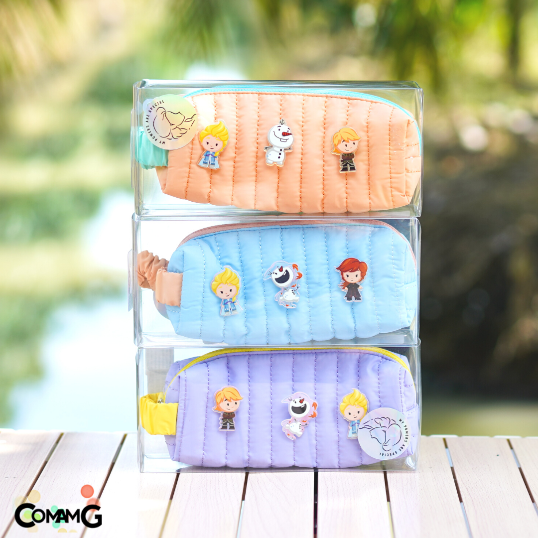 กระเป๋าดินสอFrozen ผ้านุ่มนิ่มสีพาสเทล มาพร้อมเข็มกลัดการ์ตูน มี3สี