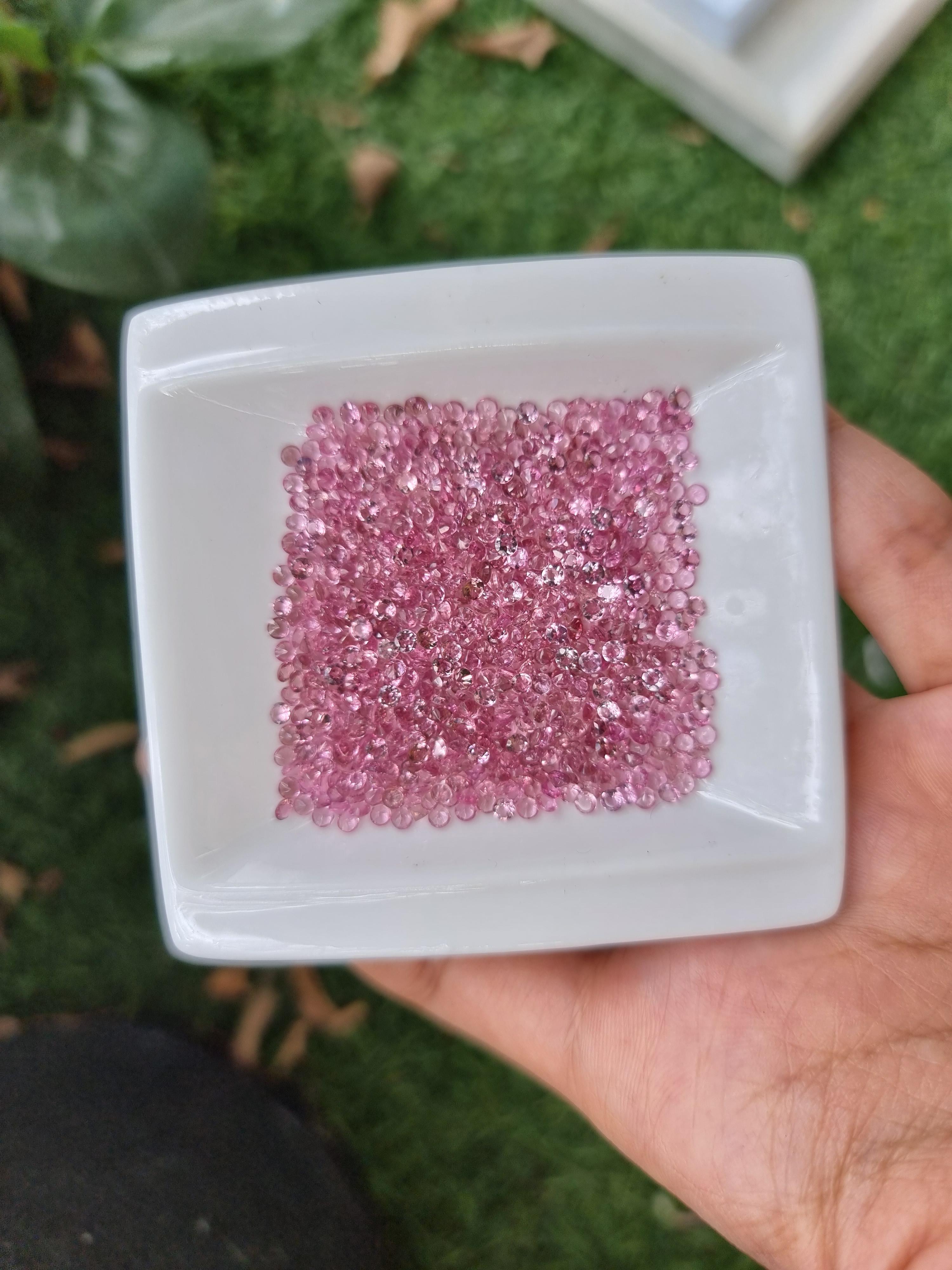 Pink tourmaline กลม 2.5 มม 1 กะรัต