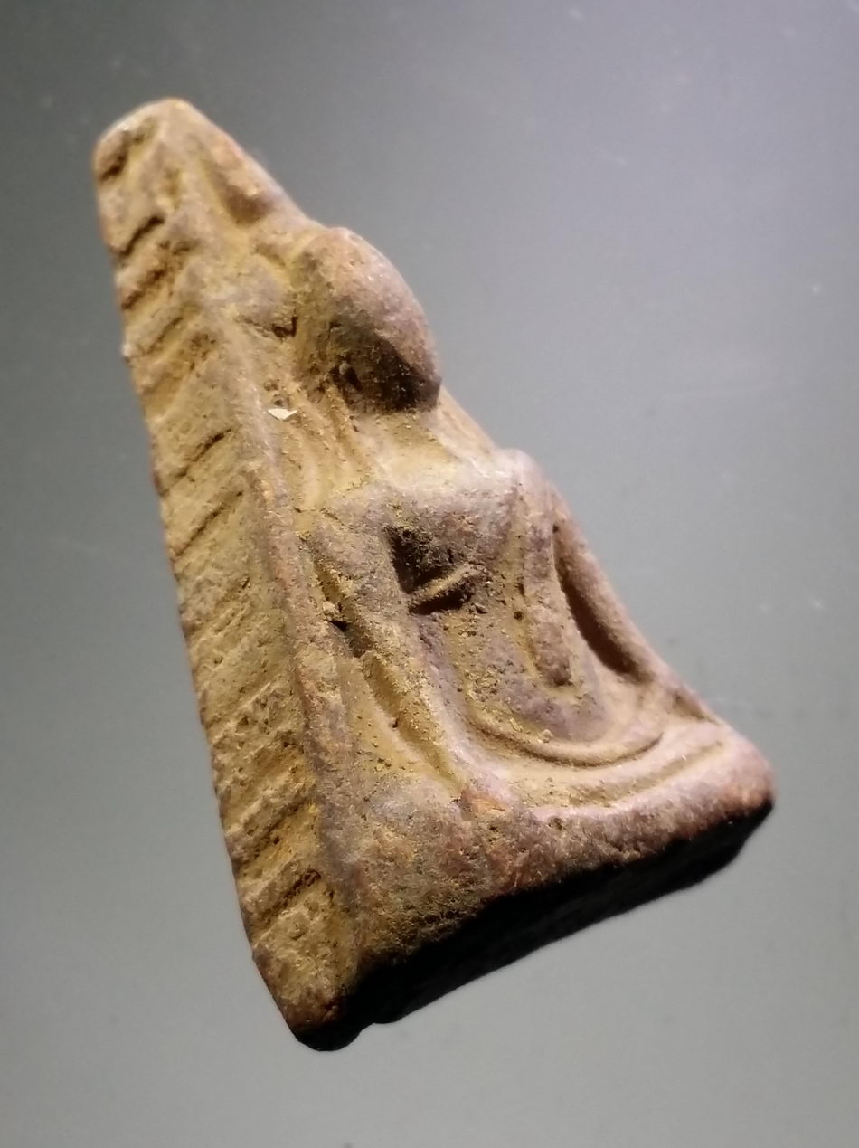 รหัสสินค้า พระมีกล่อง 3826 พระนางพญาเนื้อดินเผา วัดราชบูรณะ จังหวัดพิษณุโลก รุ่นปาฏิหาริย์ พิมพ์ปาฏิหาริย์ นำฤกษ์สร้างนางพญาองค์ใหญ่