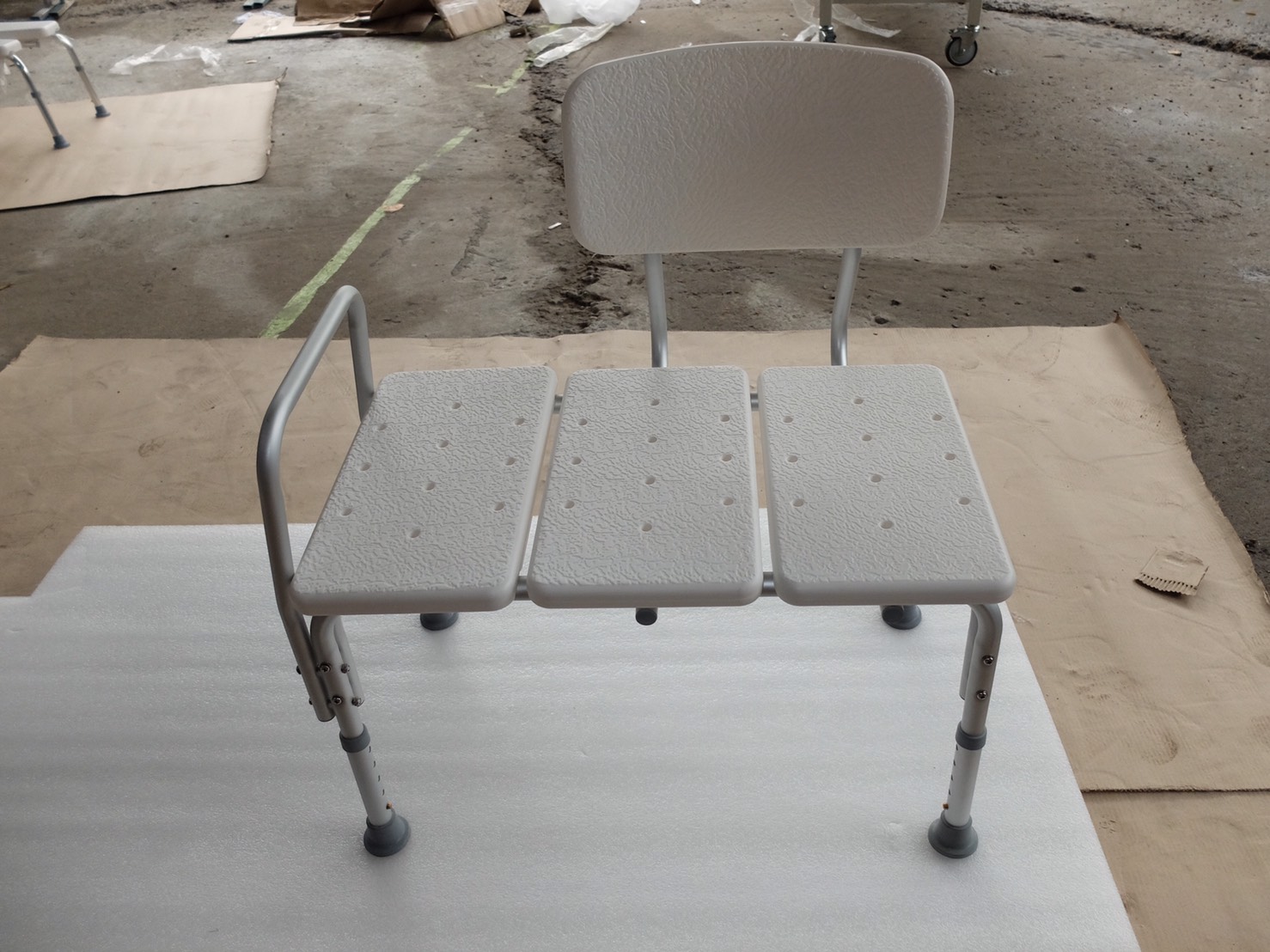 PS 136 เก้าอี้นั่งอาบน้ำ อลูมิเนียม แบบมีพนักพิง ที่นั่งยาวพิเศษ