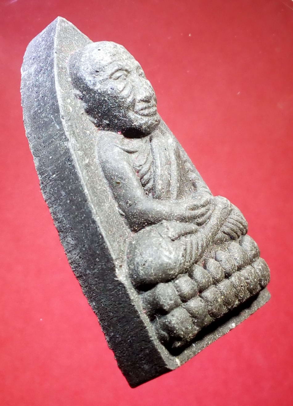 รหัสสินค้า หลวงปู่ทวด วัดต่างๆ 165 หลวงปู่ทวด วัดช้างให้ จ.ปัตตานี หลังตัวหนังสือจม ไม่ทราบปี เนื้อผงใบลาน