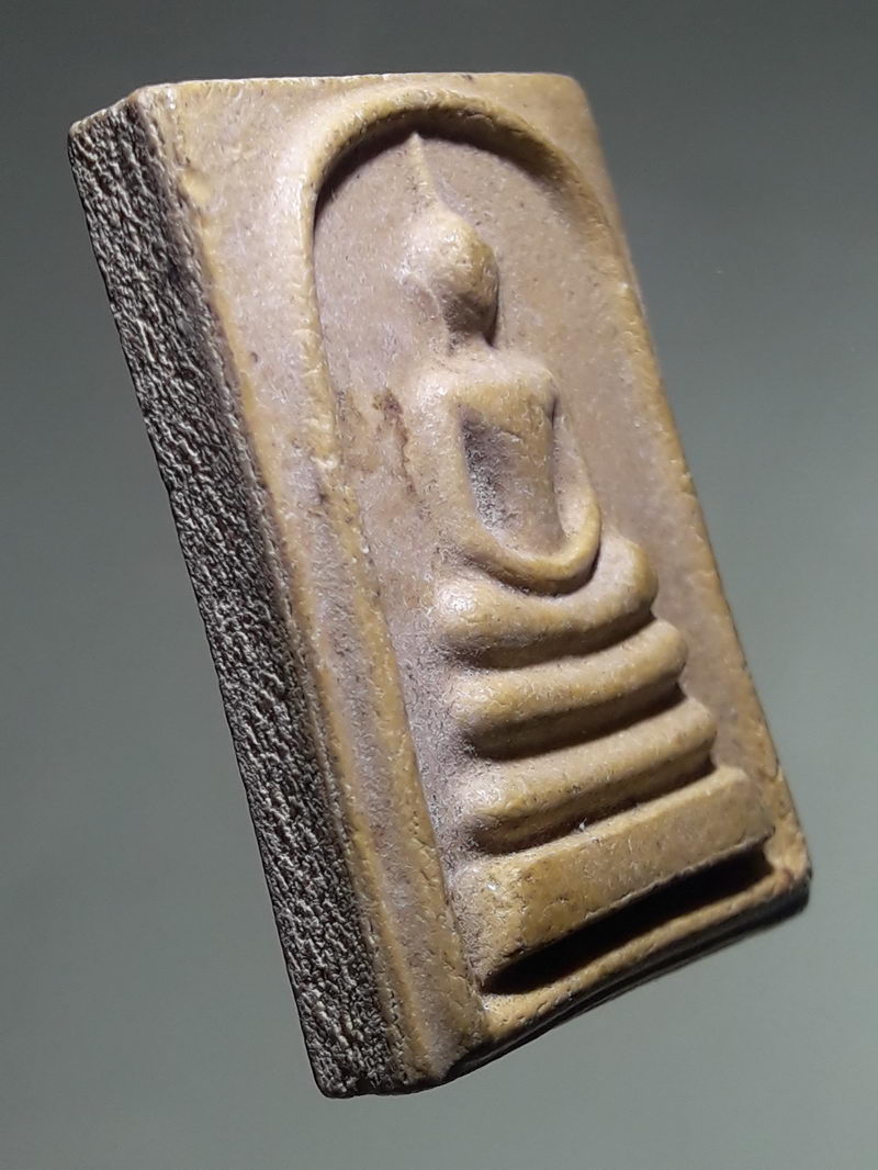 รหัสสินค้า พระเนื้อดิน ผง ว่าน 10506 พระสมเด็จเนื้อผง รุ่นเสาร์ 5 หลวงพ่อผล วัดท่ากรวด สร้างปี 2536