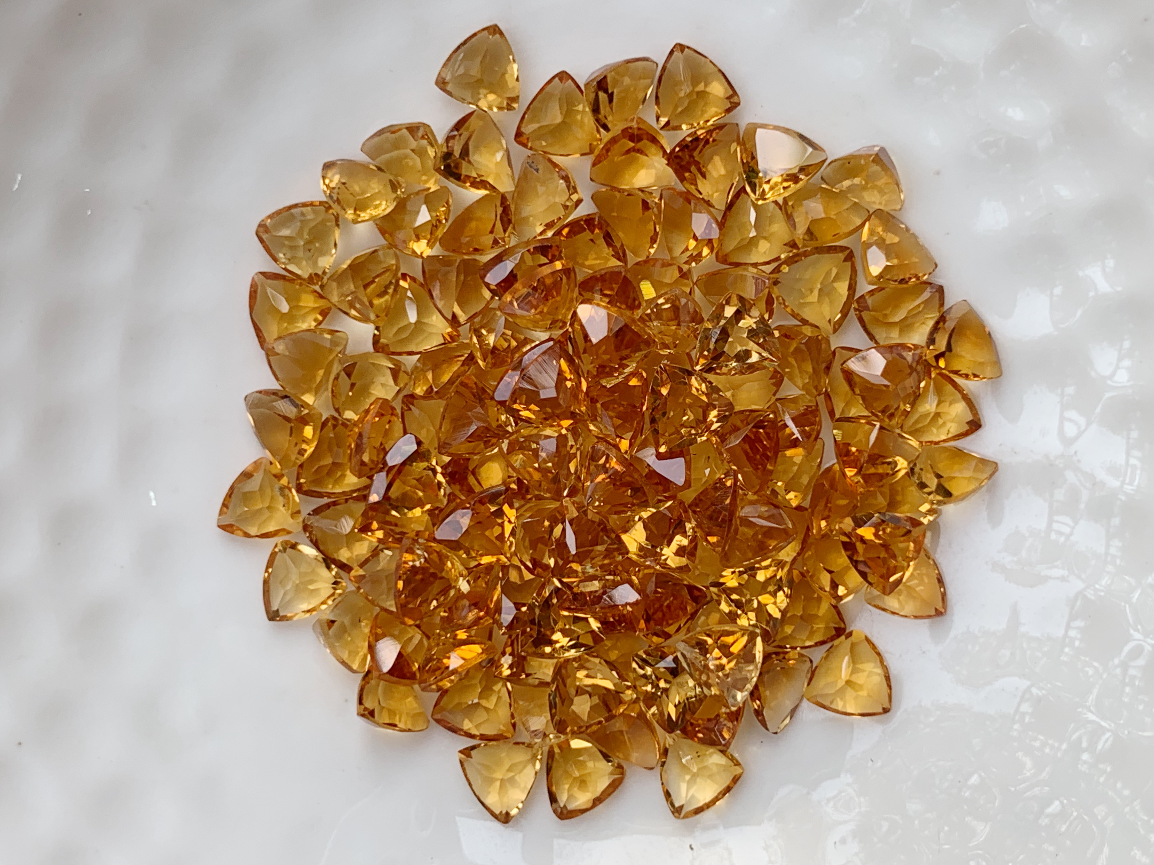 ซิทรินสามเหลี่ยม 4 มม. 5 กะรัต