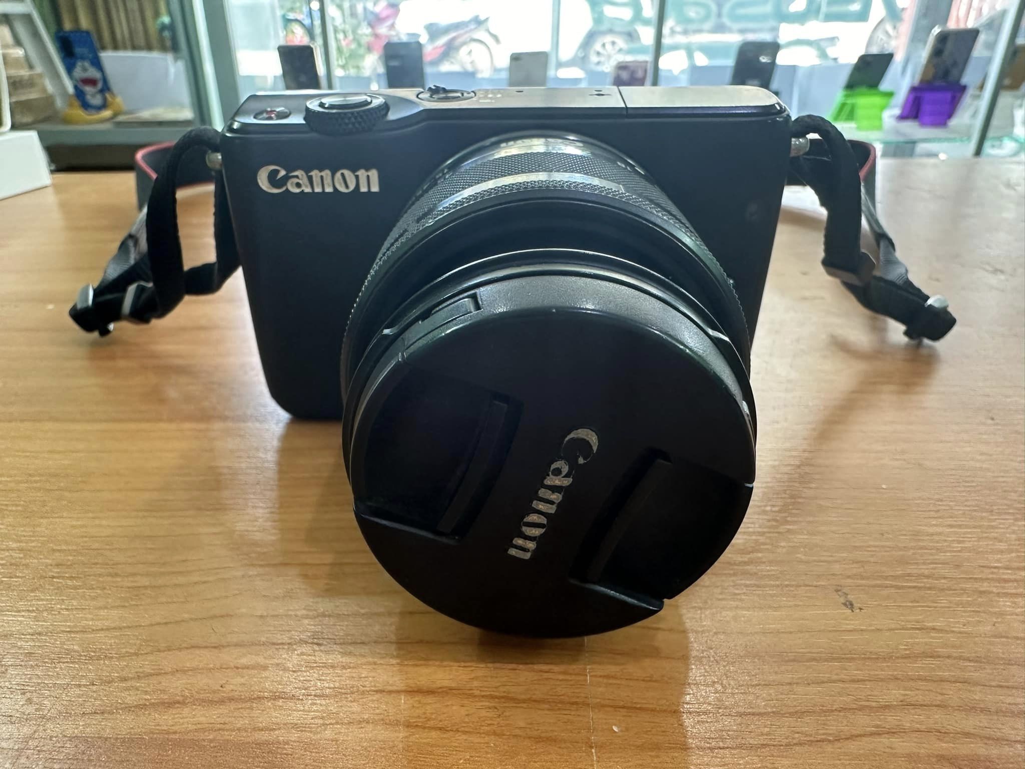 ( SOLD OUT ) กล้อง Canon Eos M10
