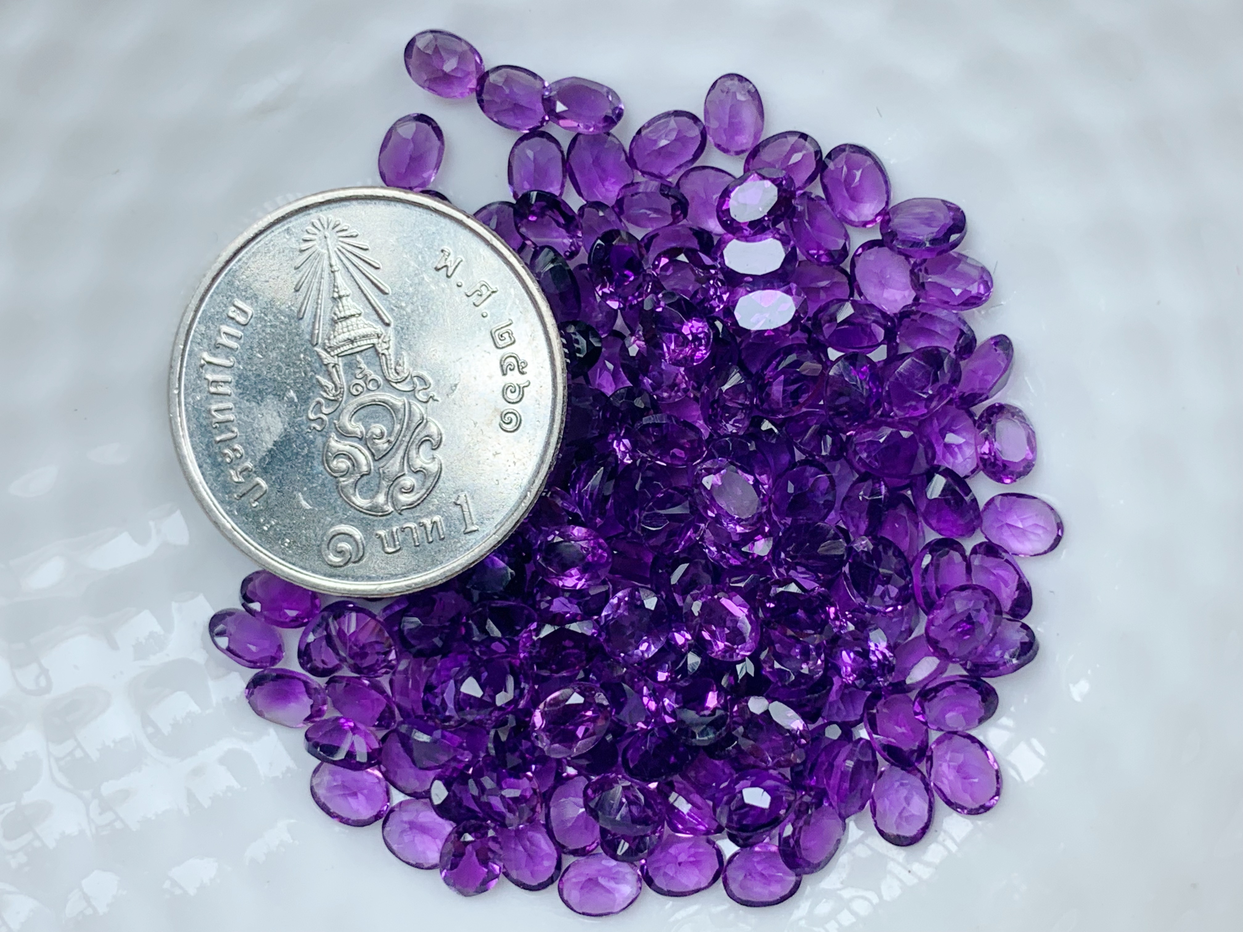 อเมทิสไข่ 4X3 มม. 5 กะรัต