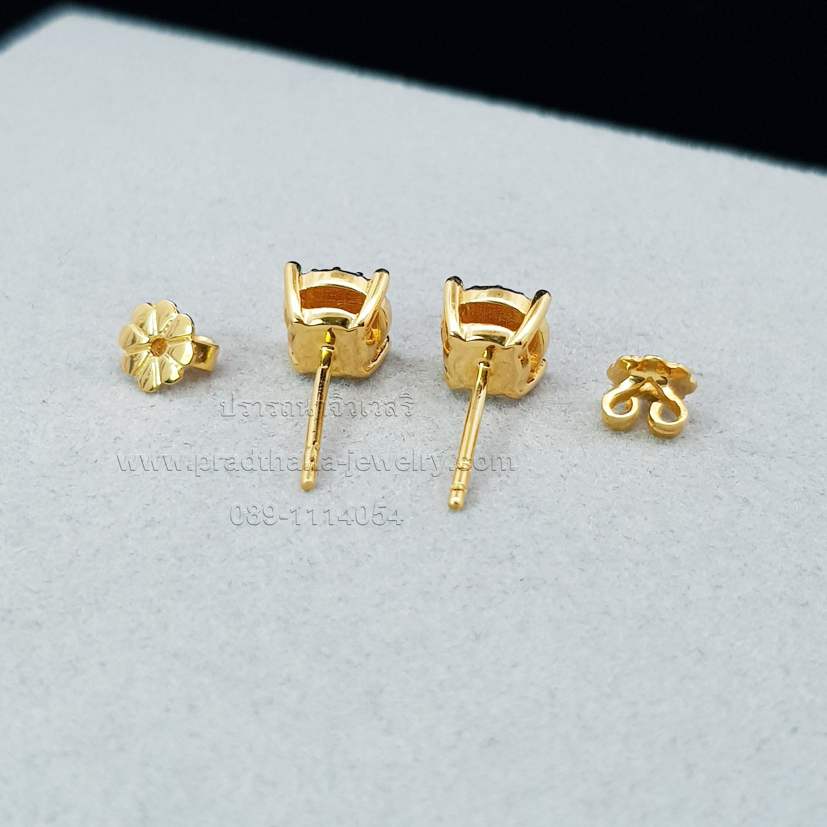 ต่างหูเพชรกระจุก **จองแล้ว**