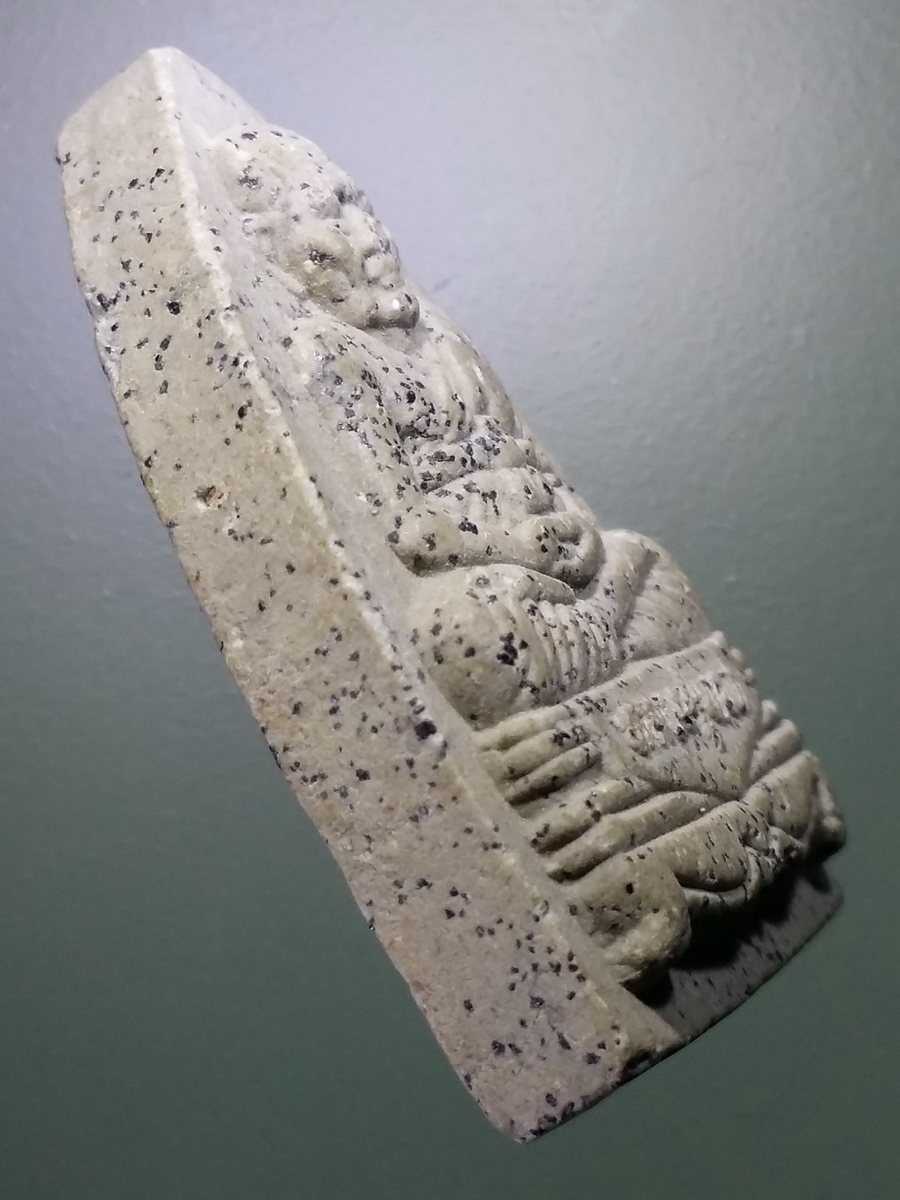 รหัสสินค้า หลวงปู่ทวด วัดต่างๆ 457 หลวงปู่ทวด เนื้อผงโรยแร่ ออกวัดบัวทอง