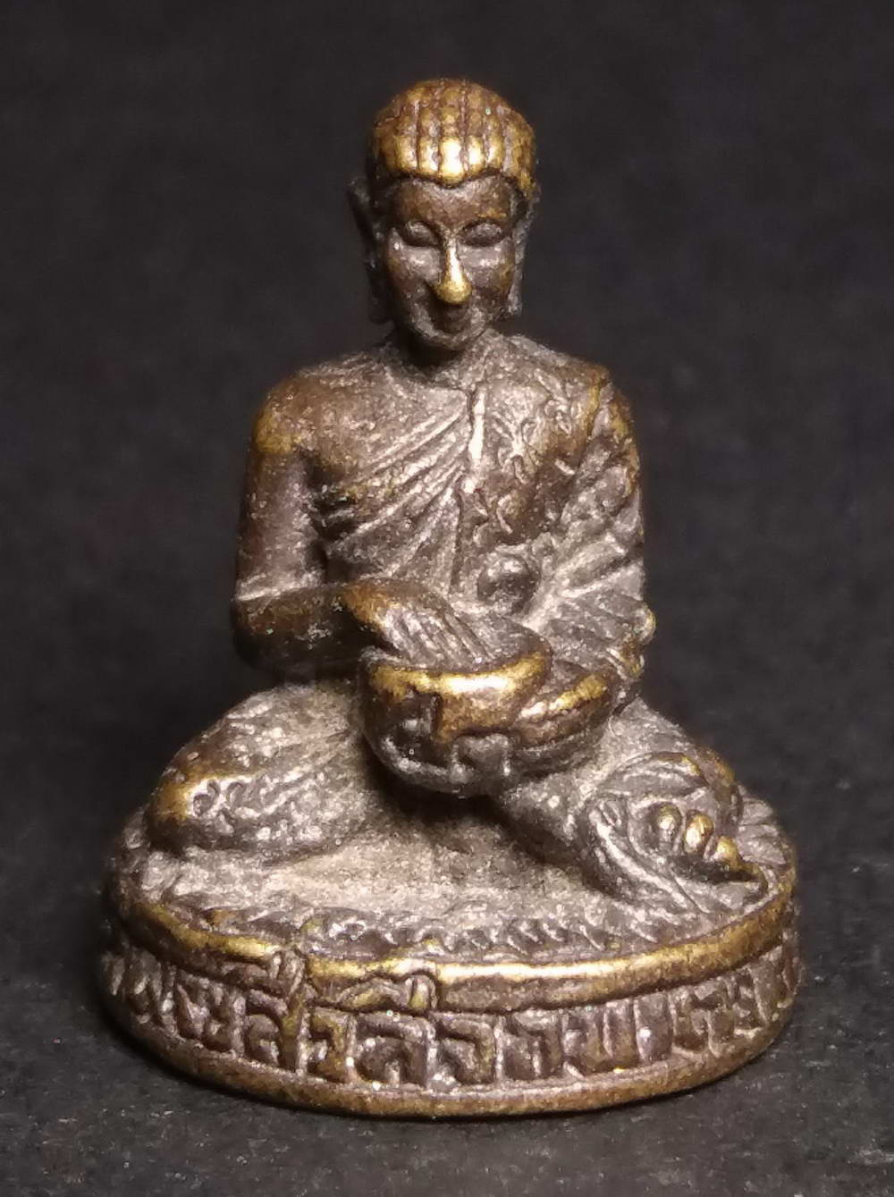 รหัสสินค้า พระกริ่ง พระหล่อ 121 รูปหล่อพระสีวลีจกบาตร วัดหนองสะแก จังหวัดพิจิตร เนื้อทองผสม หล่อตัน