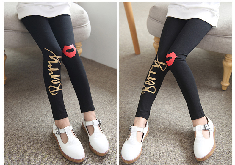 P30133 พร้อมส่งเลคกิ้งเด็กสีดำ สกรีนอักษรสีทอง