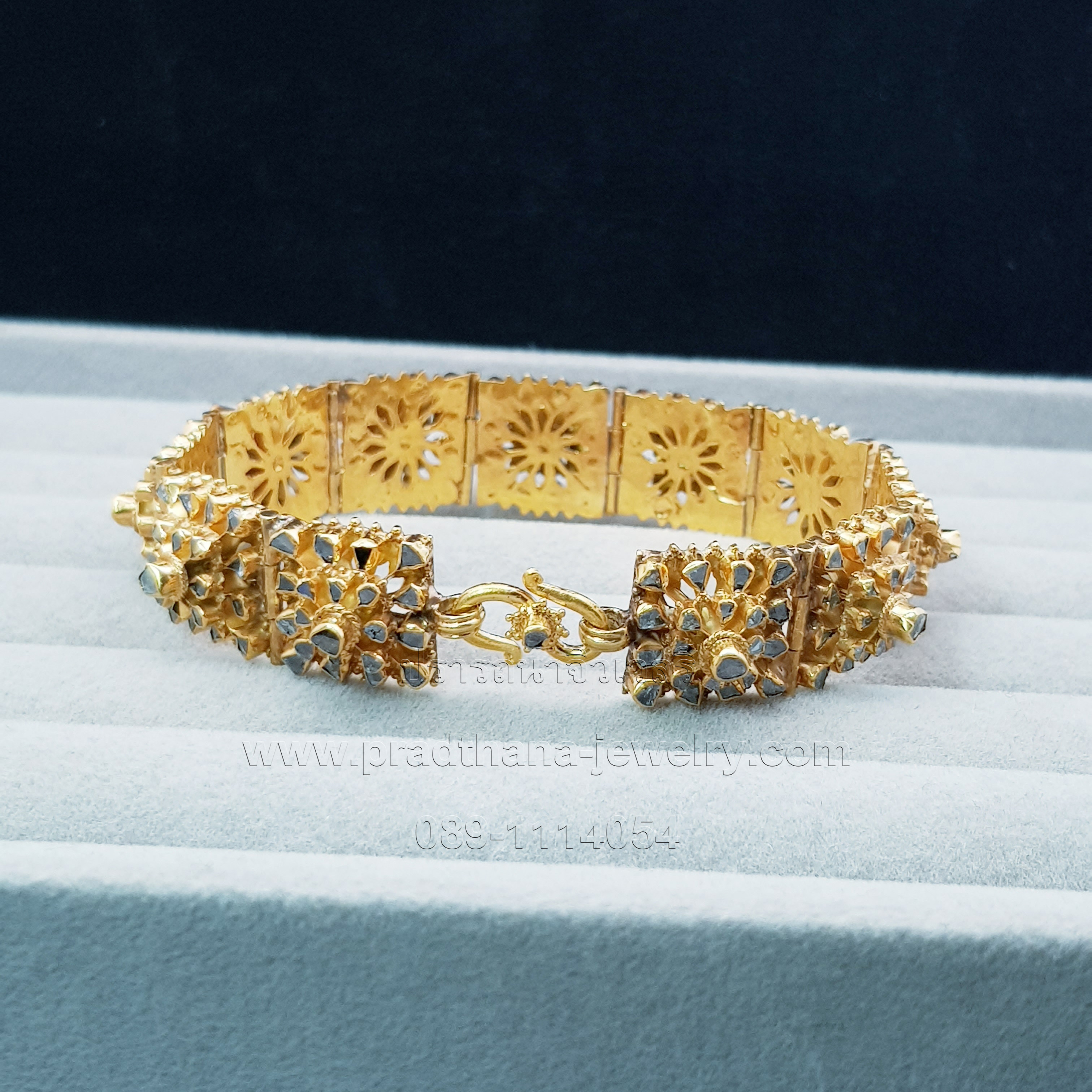 สร้อยข้อมือเพชรซีกโบราณ