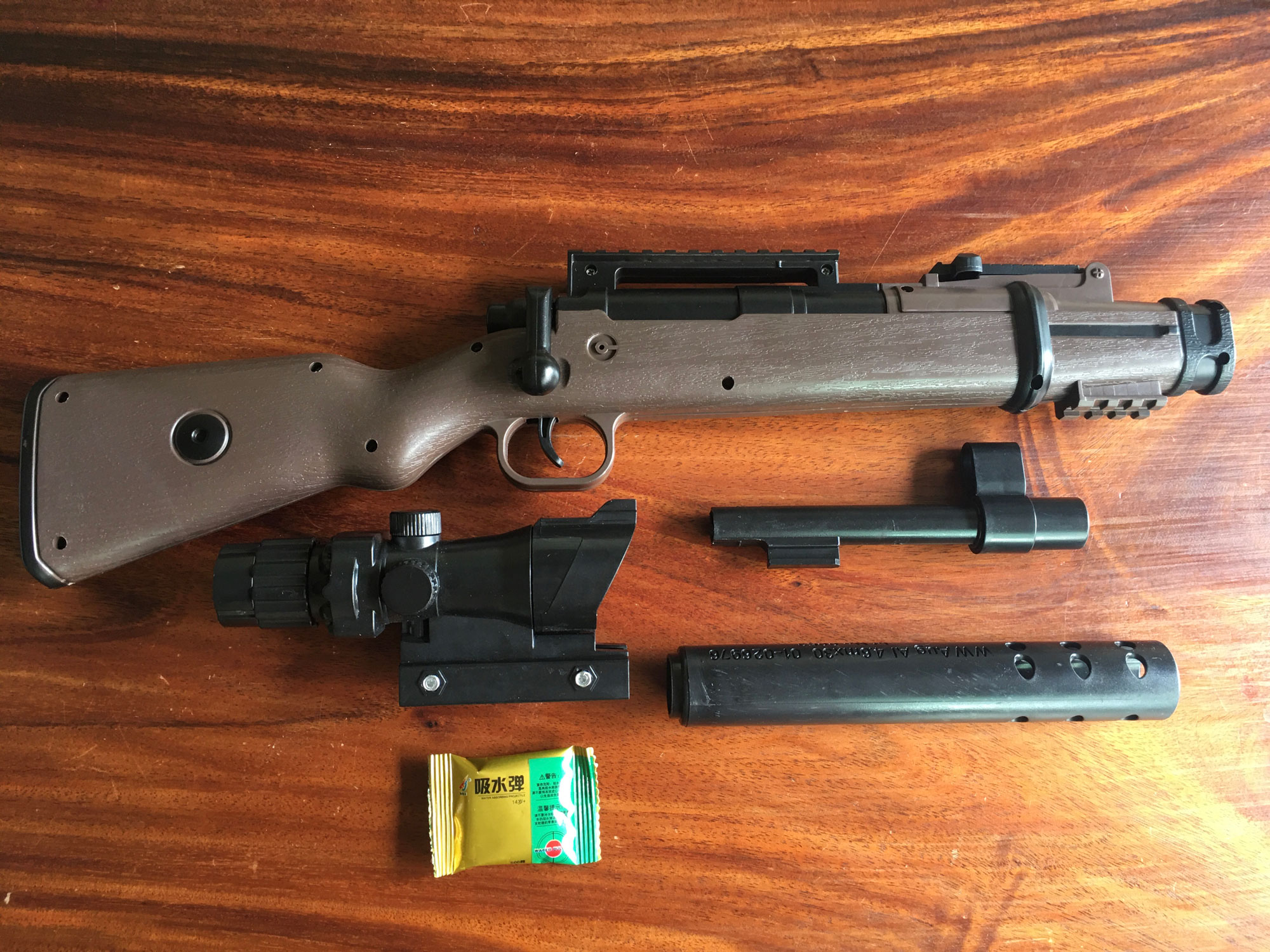 ปืนของเล่น ปืนอัดลมยิงกระสุนเจล ชักยิงทีละนัด พร้อมกล้องสโคปปืนซูมได้ 98K