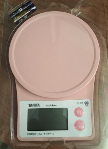เครื่องชั่งดิจิตอล เครื่องชั่งน้ำหนักดิจิตอลในครัว ชั่งน้ำหนักสูงสุด 2 กิโลกรัม ความละเอียด 1 กรัม ยี่ห้อ Tanita สีชมพู สวย เรียบ หรู คงทนใช้งานง่าย