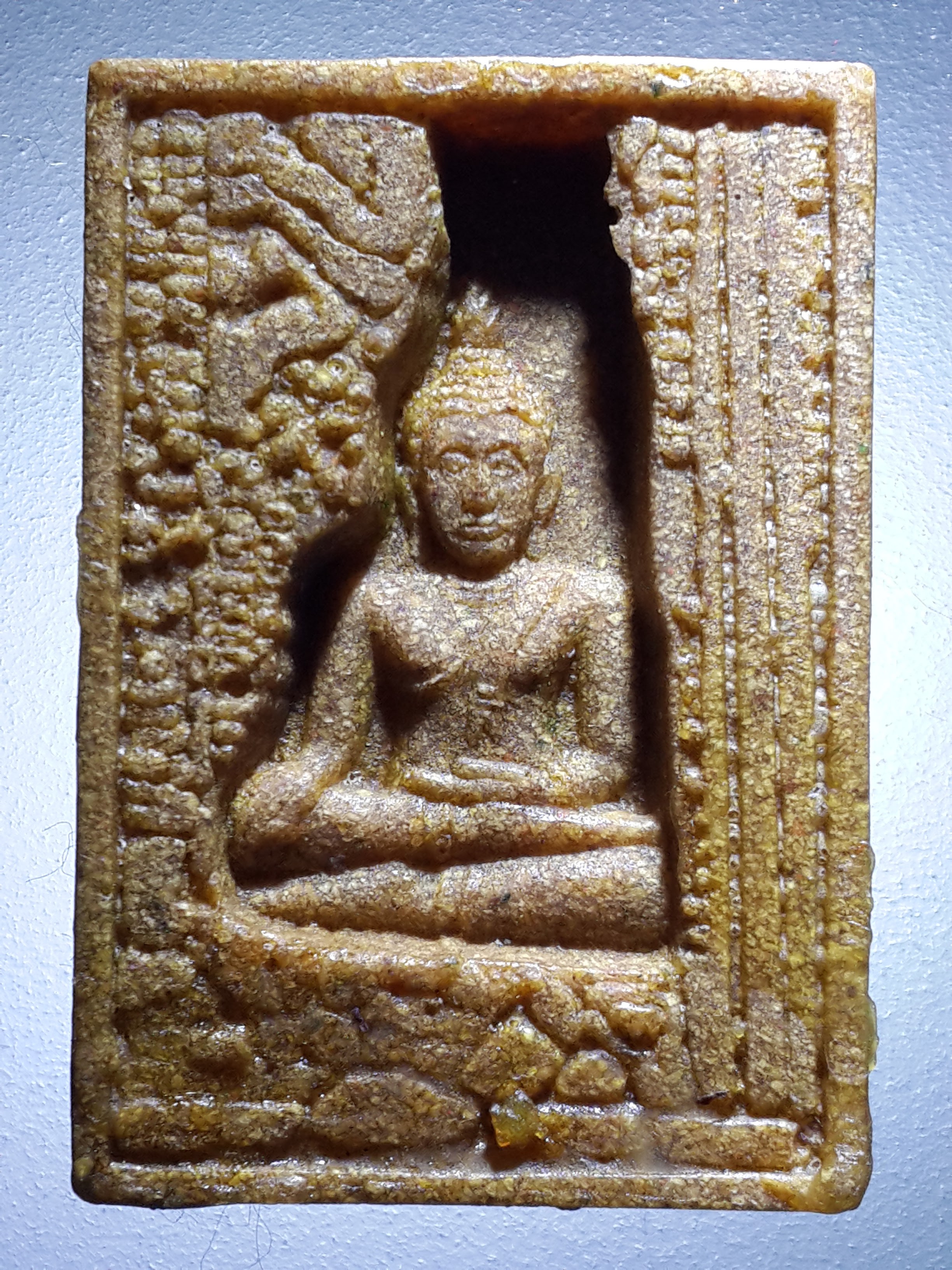 รหัสสินค้า พระมีกล่อง 216 พระมงคลบพิตร จ. พระนครศรีอยุธยา เนื้อกระเบื้องหลังคาโบสถ์ ที่ระลึกปฏิสังขรณ์ พระวิหาร ปี 2539