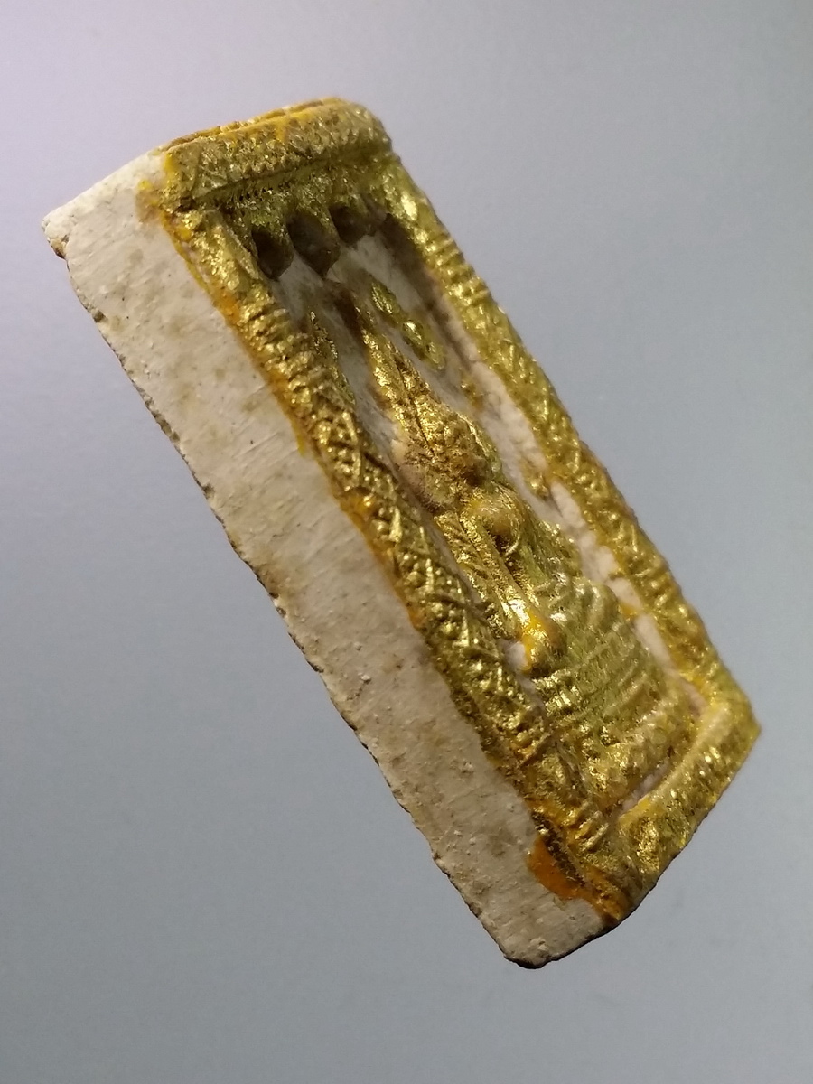 รหัสสินค้า พระมีกล่อง 442 พระผงปิดทองคำเปลว พระพุทธชินราช วัดพระศรีรัตนมหาธาตุ จังหวัดพิษณุโลก รุ่นเสาวิหาร ๖๓๙ (งานฉลอง 639 ปีพระพุทธชินราช)