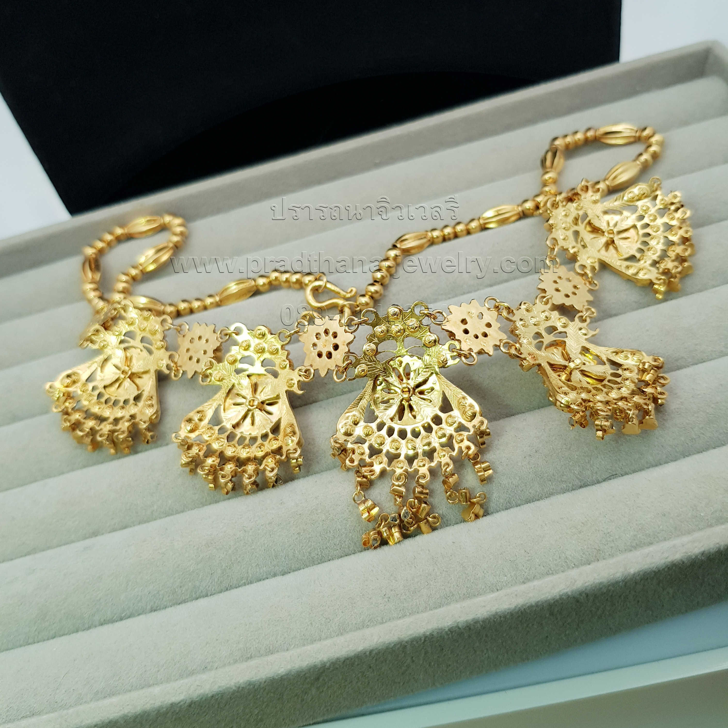 สร้อยคอระย้าเพชรซีกโบราณ