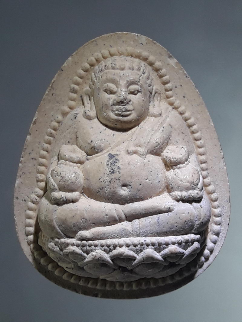 รหัสสินค้า พระเนื้อดิน ผง ว่าน 10421 พระสังกัจจายน์เนื้อผง หลวงพ่อไสว วัดปรีดาราม จังหวัดนครปฐม สร้างปี 2541