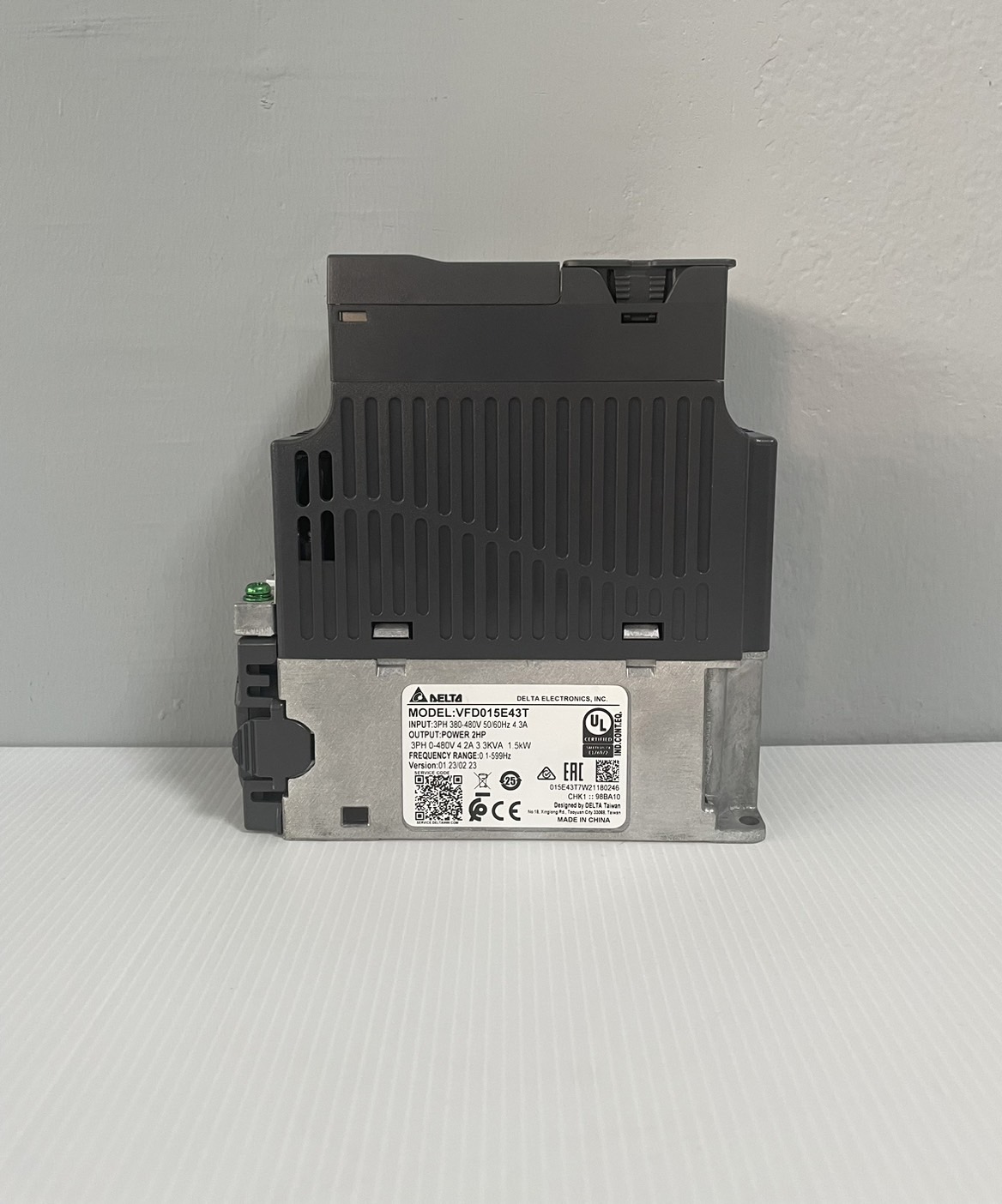 Delta Inverter VFD015E43T 2HP 1.5kW(Input 380V 3-Phase Output 380V 3-Phase )