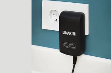 ชุดเตียงผู้ป่วยปรับไฟฟ้า Dali Low Entry จากประเทศเยอรมัน (เตียงปรับระดับต่ำสุด 23 cm.) + พร้อมที่นอนโฟมป้องกันแผลกดทับ Mercury หนา 15 ซม. ผลิตภัณฑ์ประเทศอังกฤษ + เสาพยุงตัว + ชุดผ้าปูที่นอน + ผ้ายาง