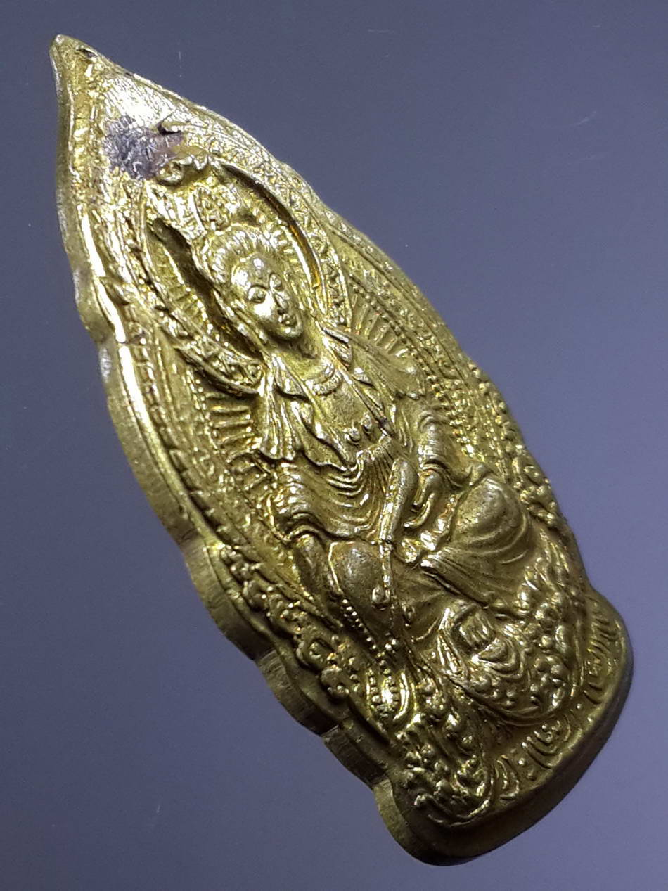 รหัสสินค้า เทพจีน - เทพฮินดู 061 เหรียญเจ้าแม่กวนอิมปางเทเงิน เนื้อทองฝาบาตร