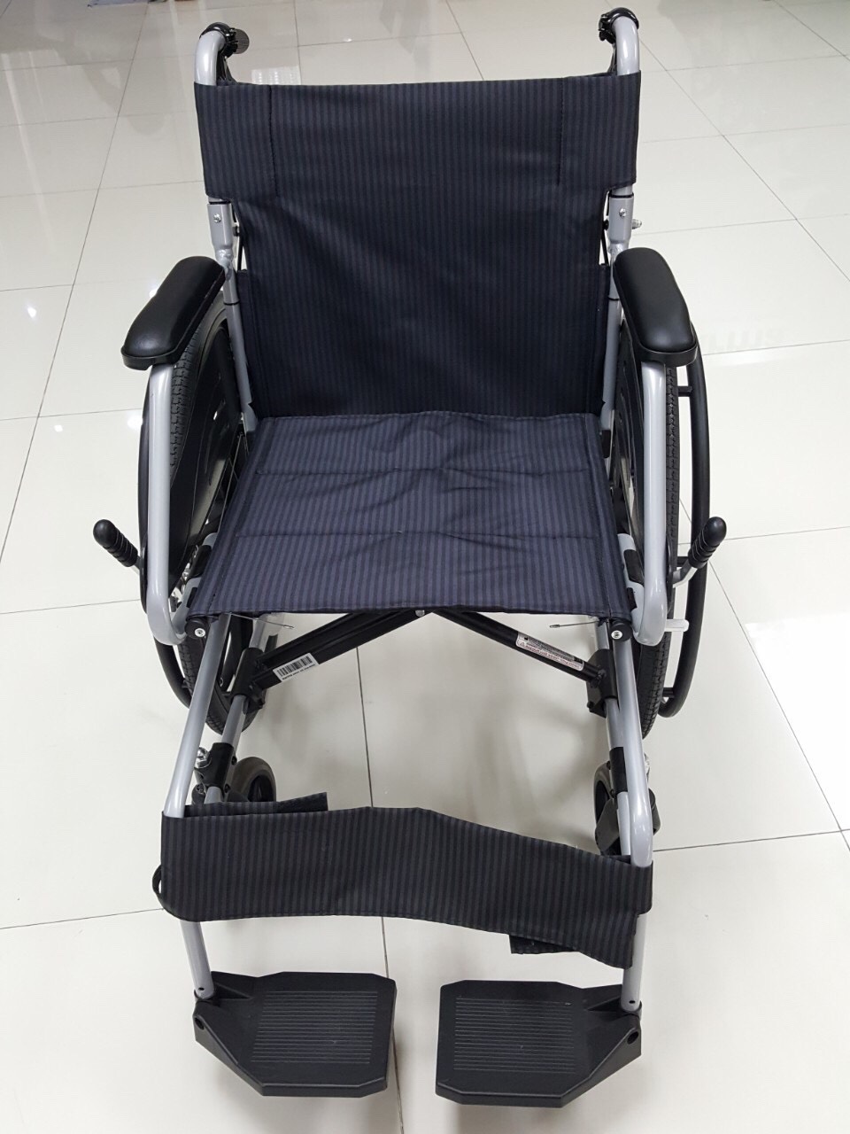 รถเข็นอลูมินัมอัลลอยด์โซม่า SOMA รุ่น SM 150.3 F24 (WheelChair SOMA 150.3 F24) ล้อหลังใหญ่ น้ำหนักเบา แข็งแรงทนทาน ของแท้ รับประกันศูนย์ไทย 1 ปี