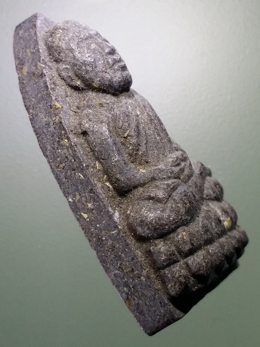 รหัสสินค้า หลวงปู่ทวด วัดต่างๆ 463 หลวงปู่ทวด เนื้อว่าน ด้านหลังมีชื่อย่อวัด น.ว.ล. และยันต์นะโมโพธิสัตโตอาคันติมายะอิติภะคะวา ไม่ทราบที่