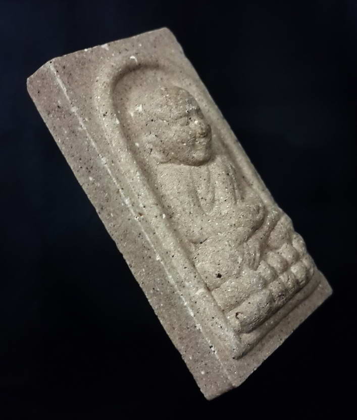 รหัสสินค้า หลวงปู่ทวด วัดต่างๆ 070 หลวงปู่ทวด วัดช้างให้ จ.ปัตตานี พิมพ์สมเด็จหลังยันต์ นะโมโพธิสัตโตอาคันติมายะอิติปิโสภะคะวา พระรายการนี้มีลูกค้าจองเเล้ว