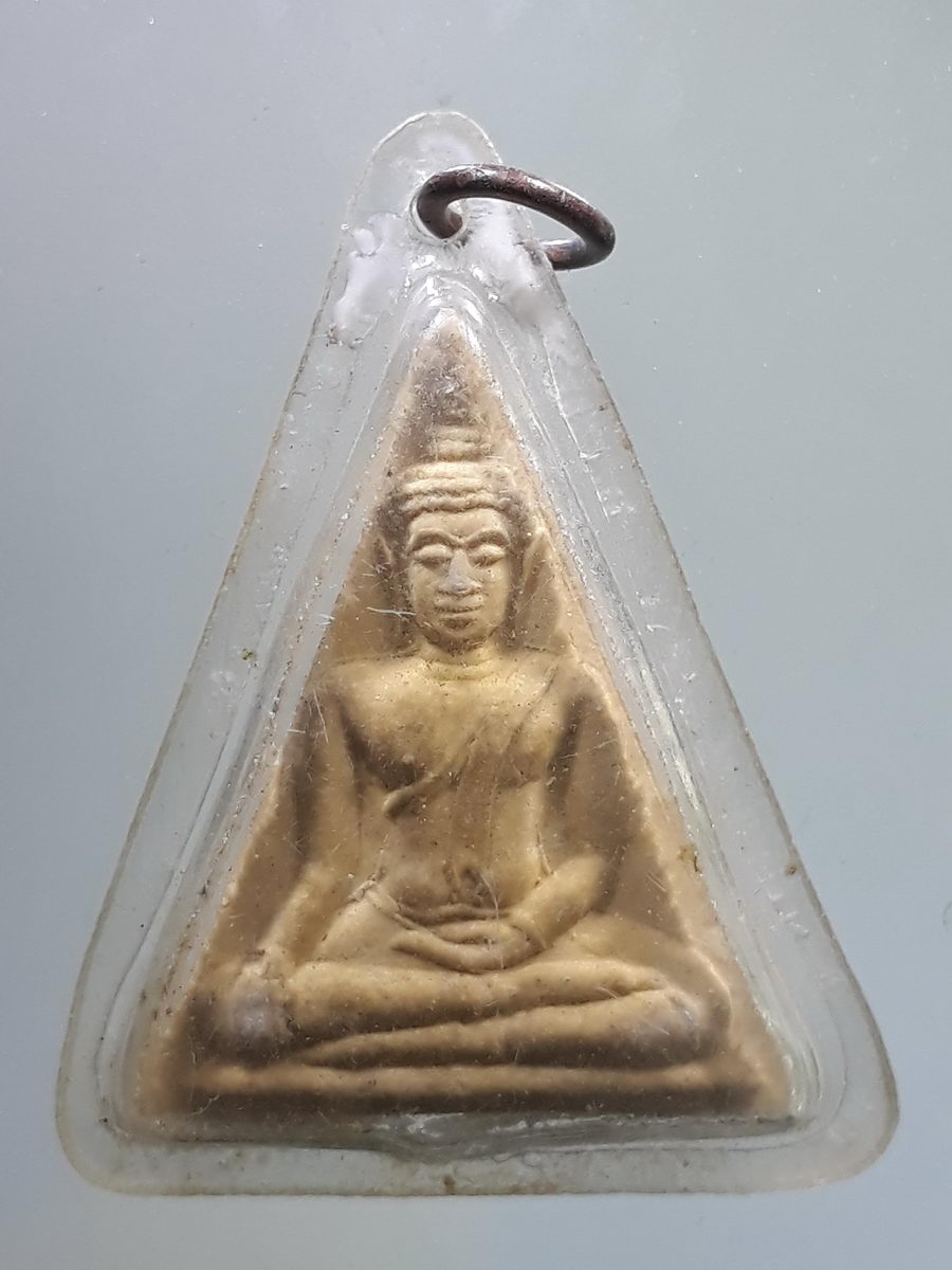 รหัสสินค้า พระเนื้อดิน เนื้อผง เนื้อว่าน 9198 พระนางพญาเนื้อผง ที่ระลึกสมเด็จพระสังฆราชเสด็จ กรุงสุโขทัย สร้างปี 2532