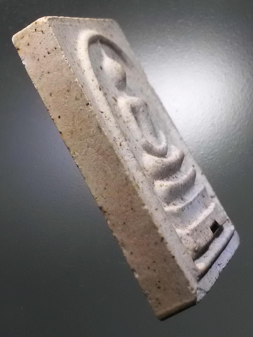 รหัสสินค้า พระสมเด็จ วัดต่างๆ 1008 พระสมเด็จเนื้อผง ฝังตะกรุด หลวงพ่อคูณ ปริสุทโธ วัดบ้านไร่ อำเภอด่านขุนทด จังหวัดนครราชสีมา