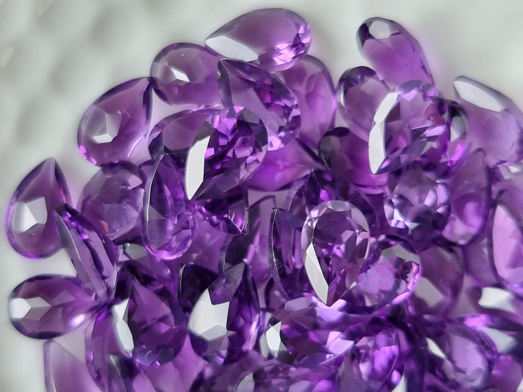 อเมทิสหยดน้ำ 8x5 มม. 5 กะรัต