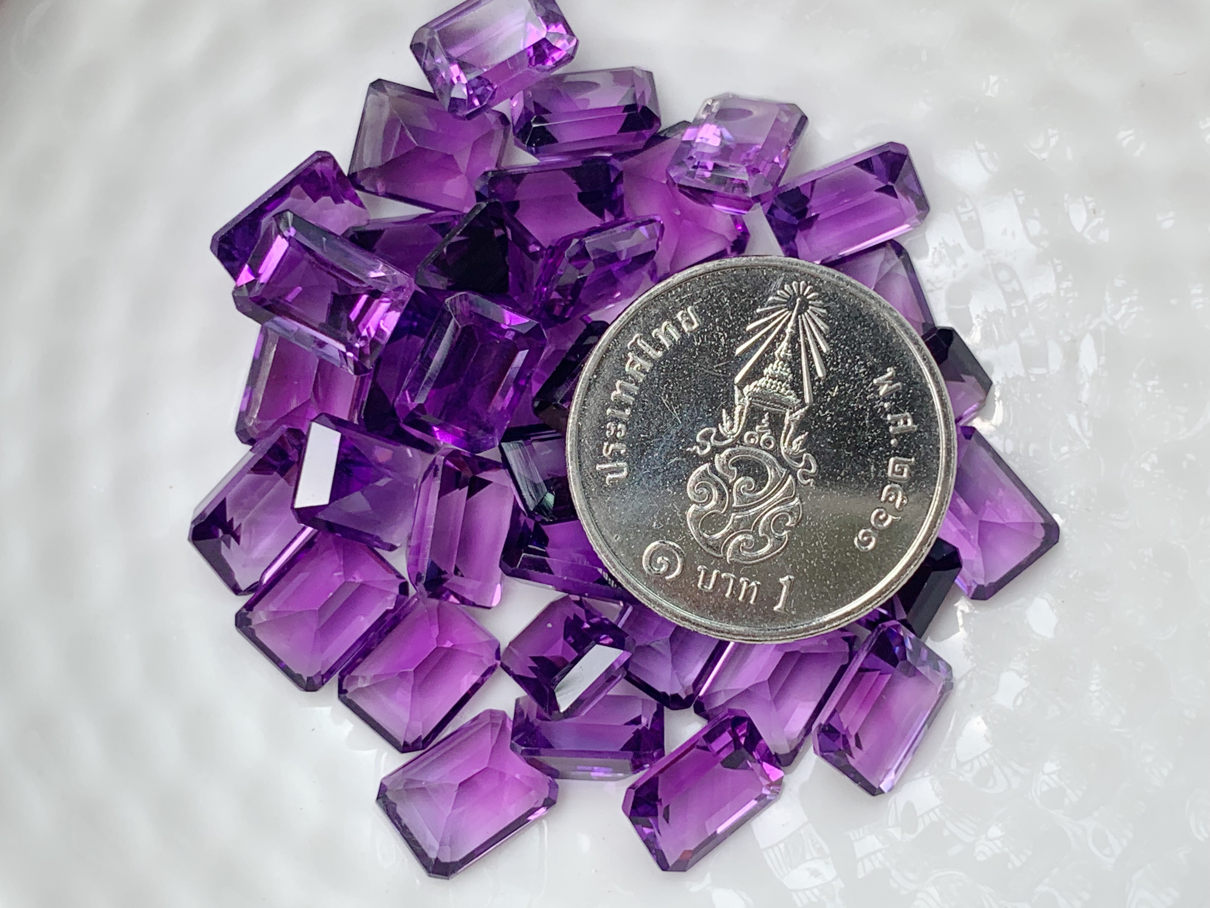 อเมทิสสี่เหลี่ยม 8X6 มม. 5 กะรัต