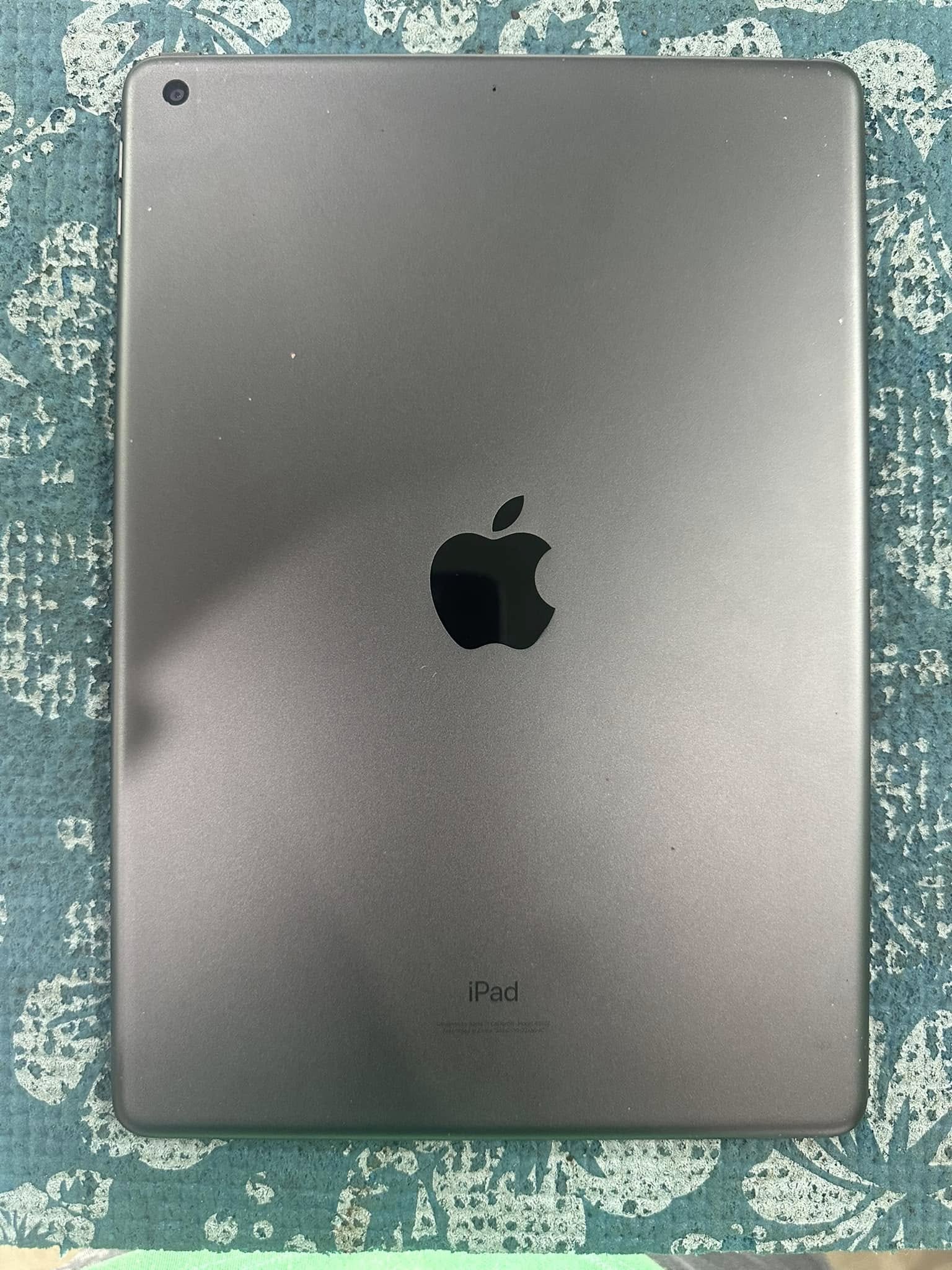 ( SOLD OUT ) iPad Gen 9 64GB Wifi Model TH